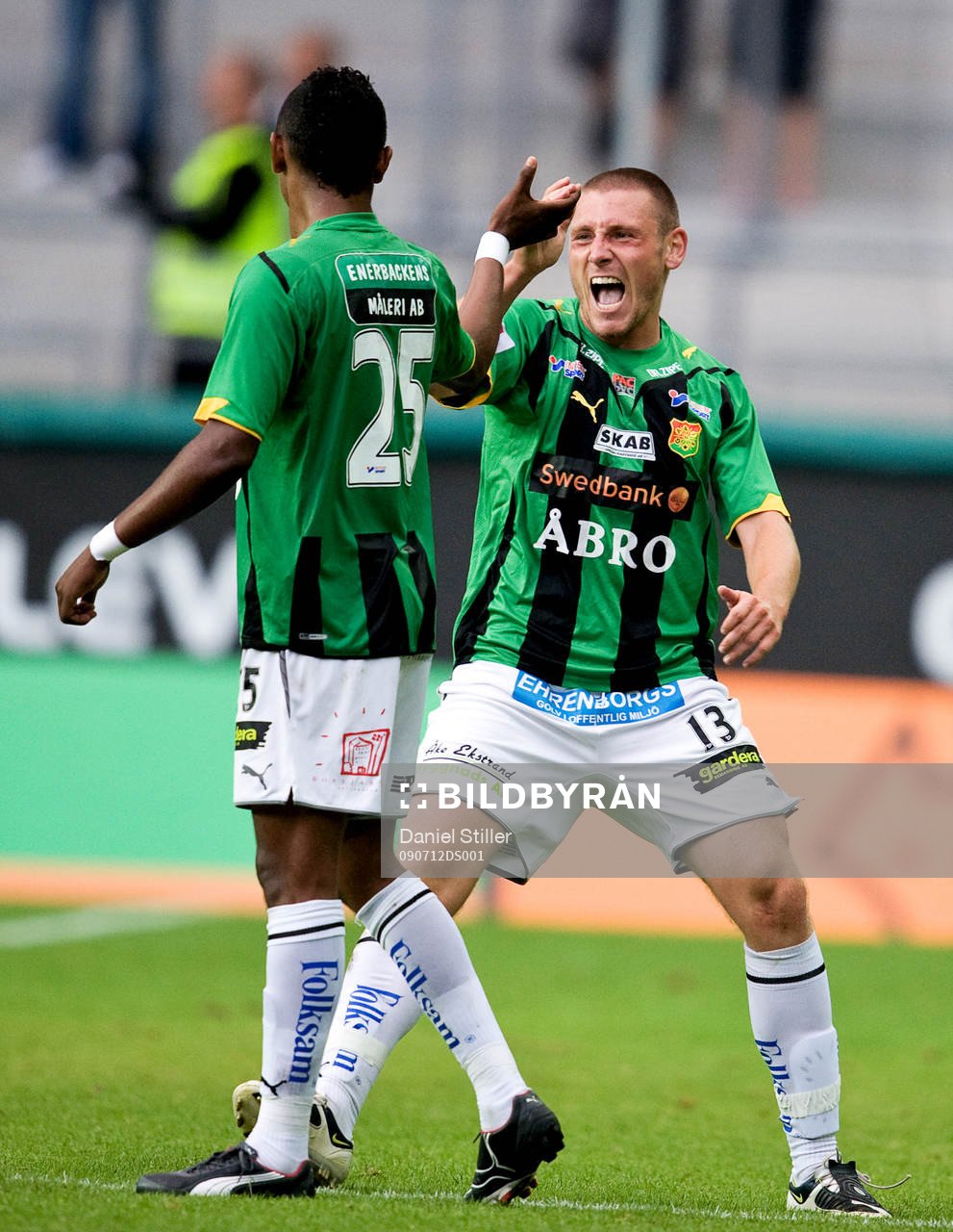  Calum Angus, Gais, gör mål i sista minuten i sin första match. Jubel med Wanderson do Carmo