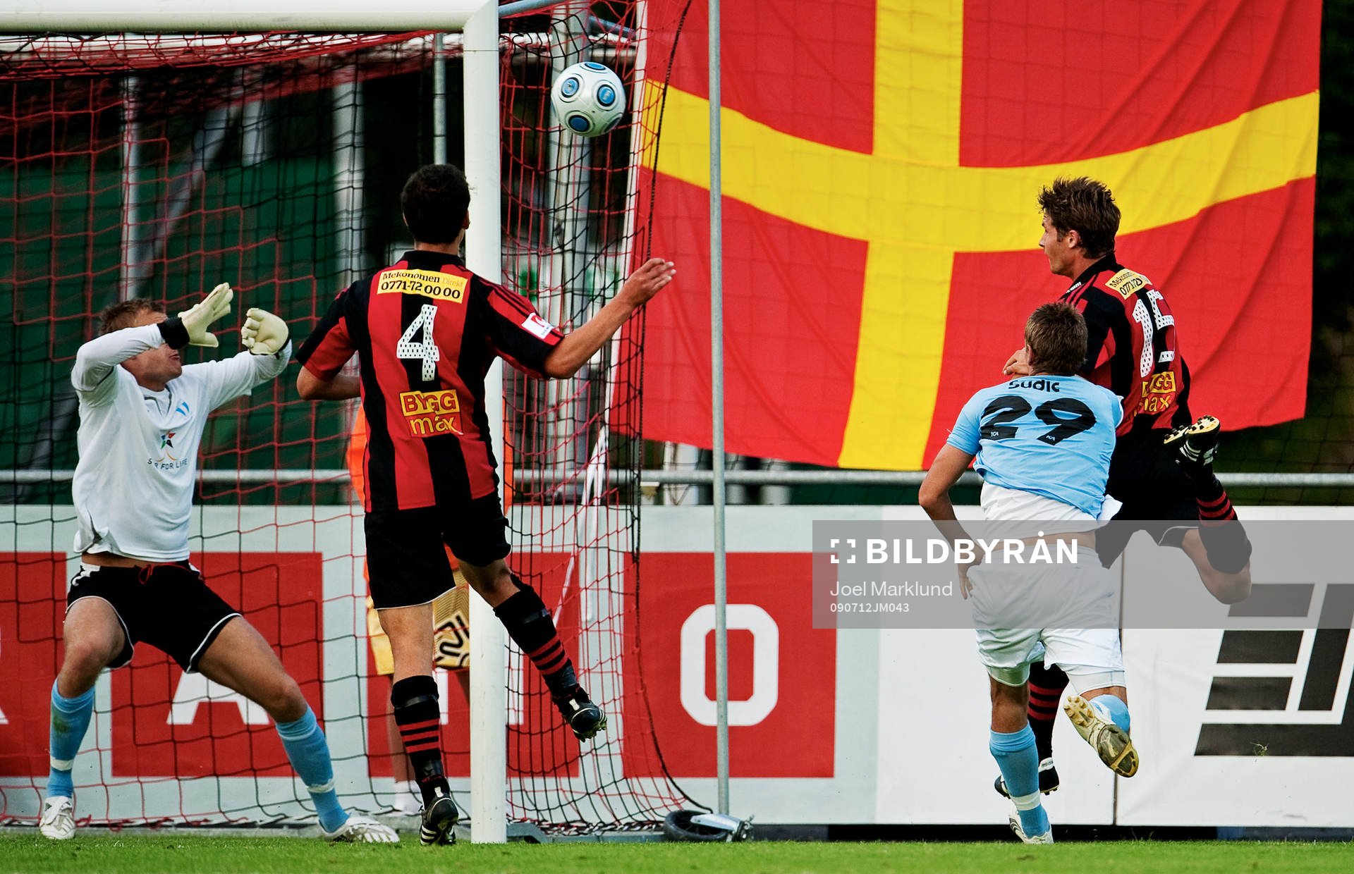 Philip Haglund, Brommapojkarna, nickar in 1-1 bakom Johan