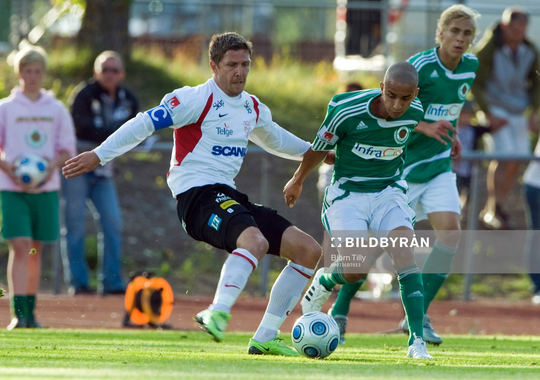 Dennis Östlundh, Assyriska och Elvis da Silva Santana,