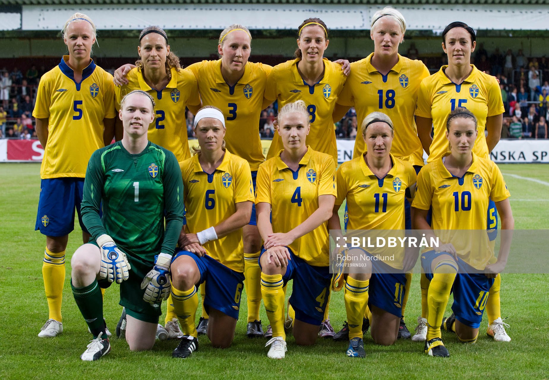 Startelva, lagbild, bakre raden frv, Caroline Seger,