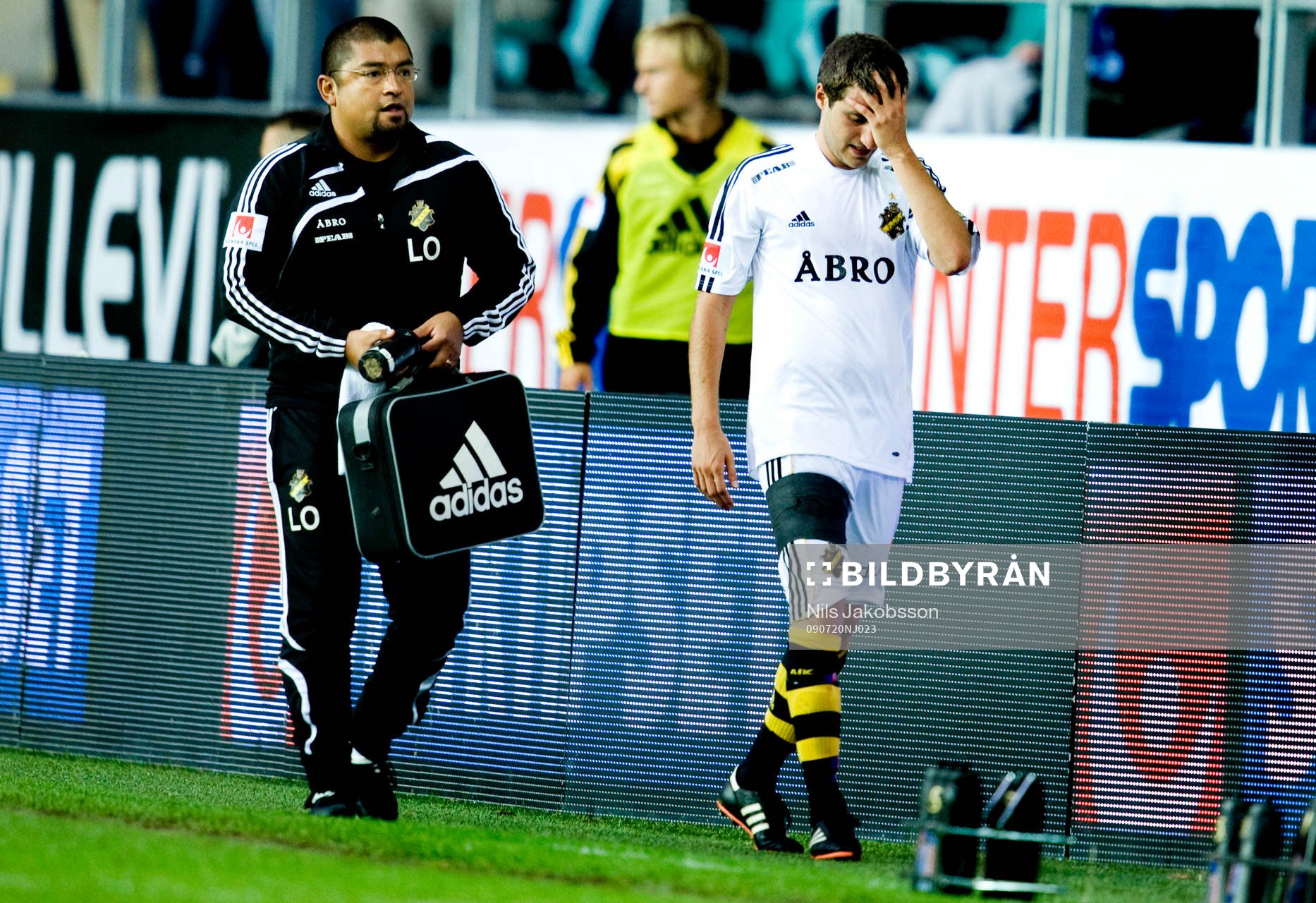Gabriel Özkan, AIK skadad