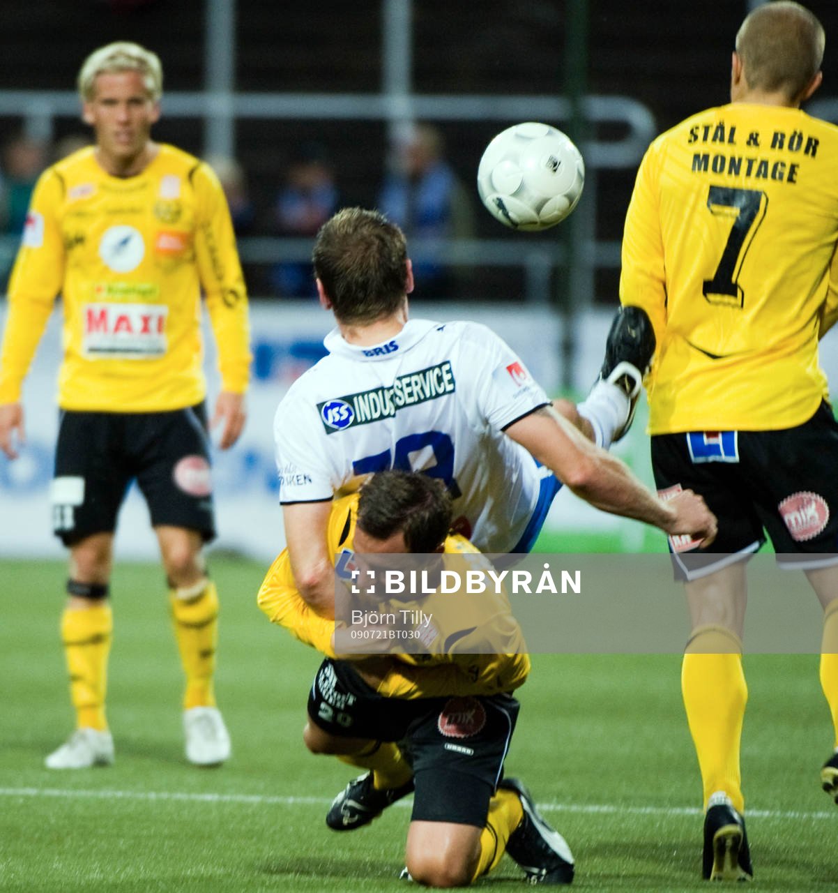 Daniel Nicklasson, Mjällby slår en flygande mara på