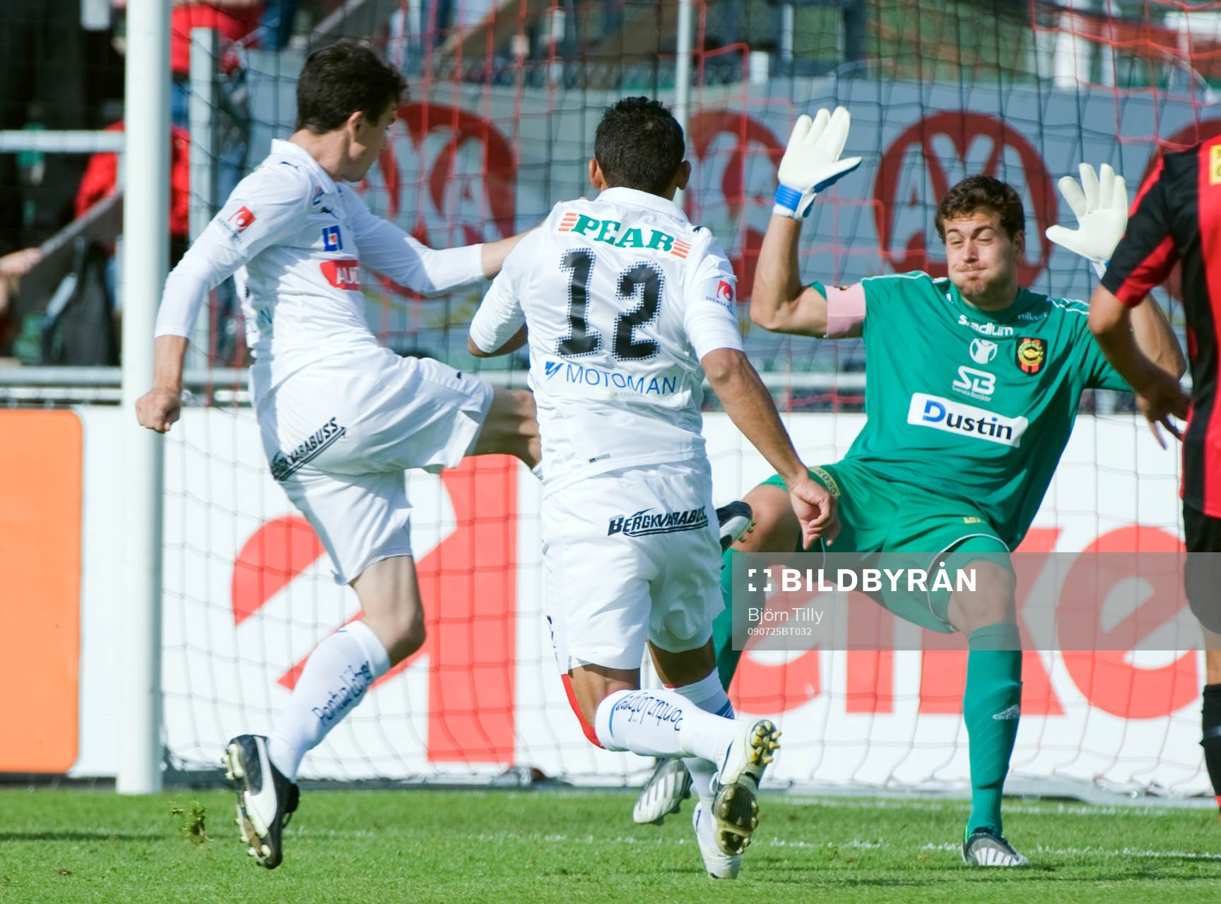 Daniel Mendes, Kalmar  gör 1-2 på Kristoffer Nordfeldt,