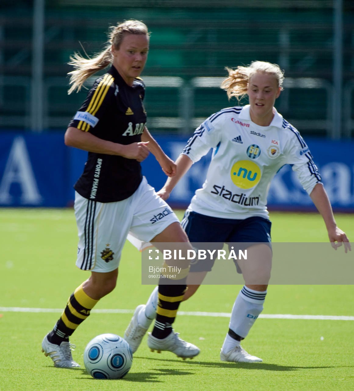 Laura Östberg Kalmari, AIK och Freja Hellenberg,