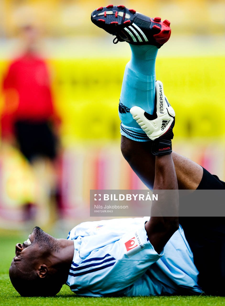 Pa Dembo Touray, målvakt, Djurgården skadad, skada