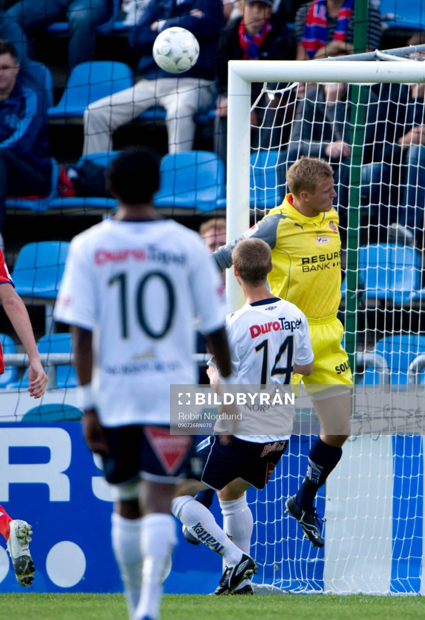 Pär Hansson, Målvakt, Helsingborg ramlar med ryggen i