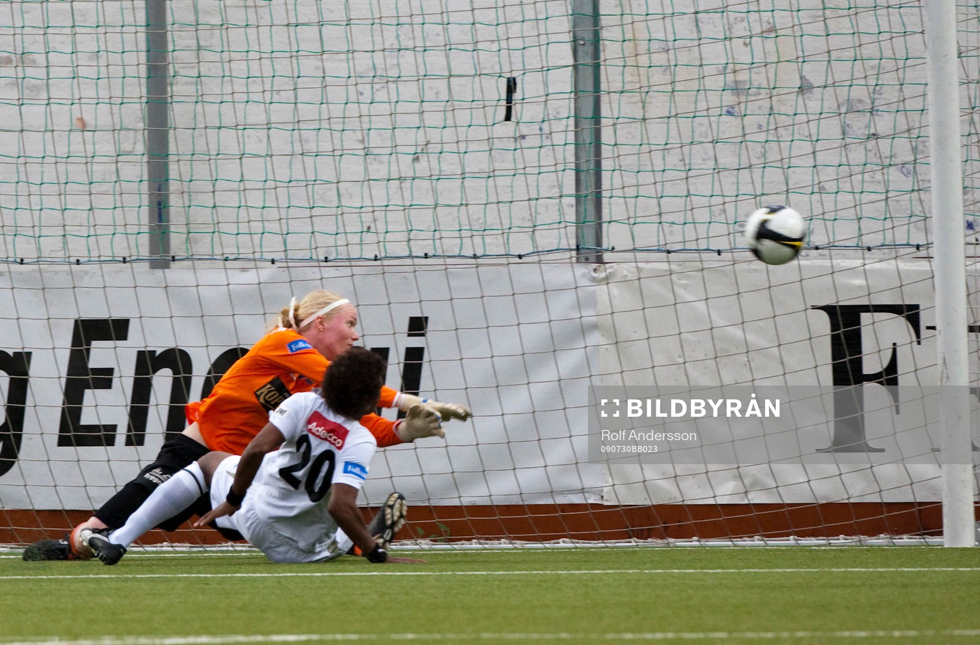 Elaine Moura och Hedvig Lindahl 1-0