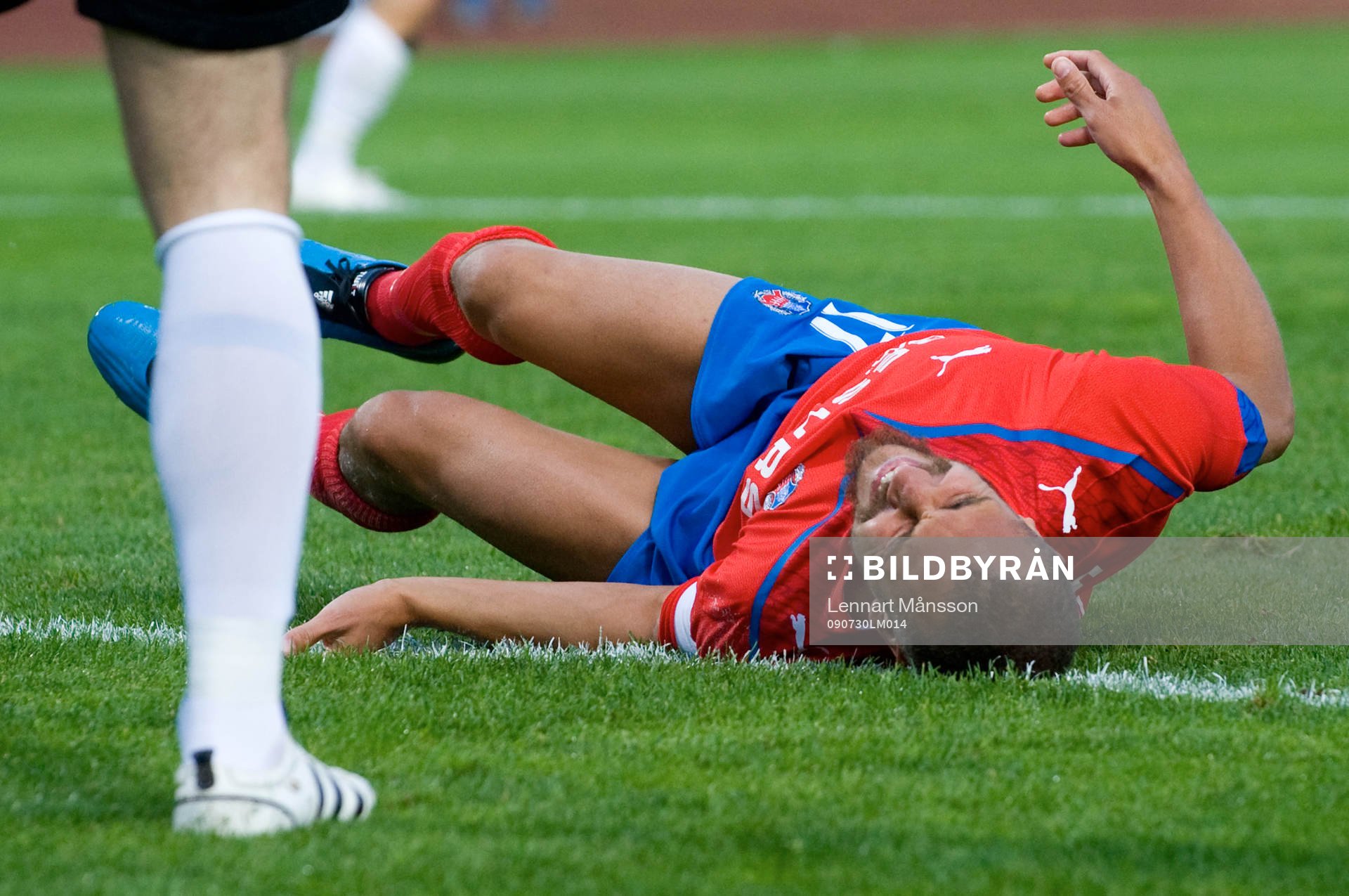Här skadas Henrik Larsson