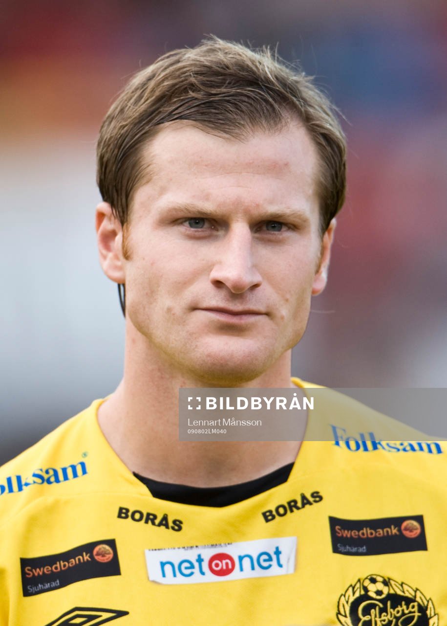 Daniel Mobaeck, porträtt