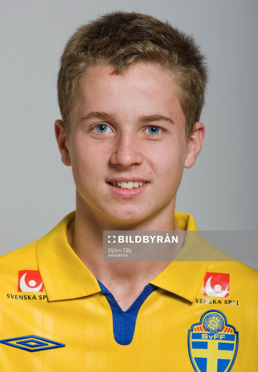 Adam Lundqvist, Sverige