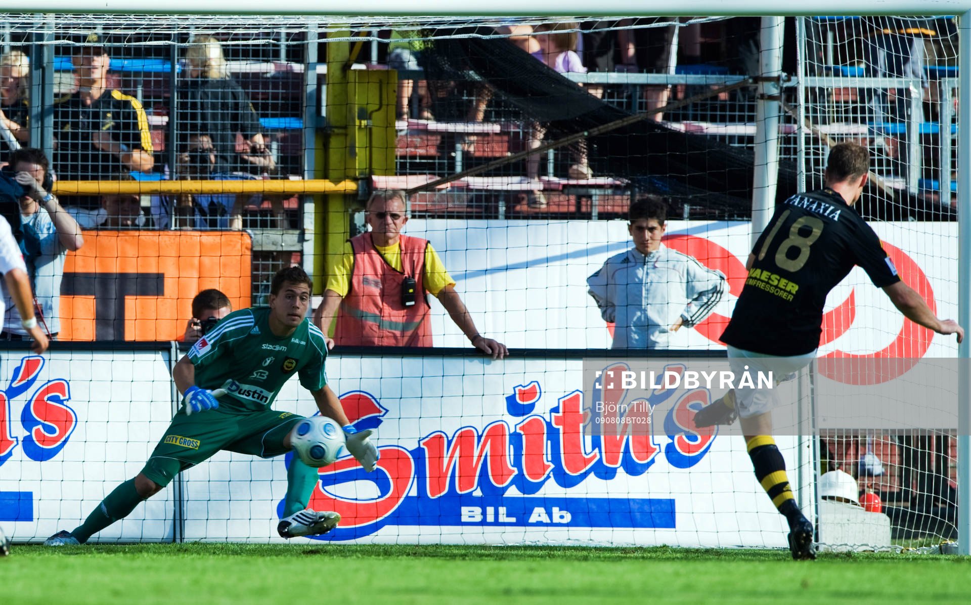 Markus Jonsson,  AIK gör 1-1 på Kristoffer Nordfeldt,