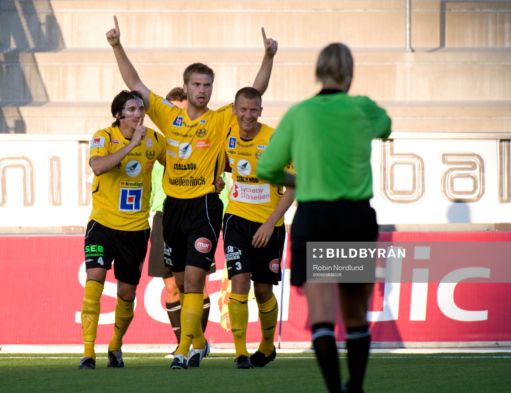 Jukka Santala, Mjällby debuterar och avgör med sitt 1-2