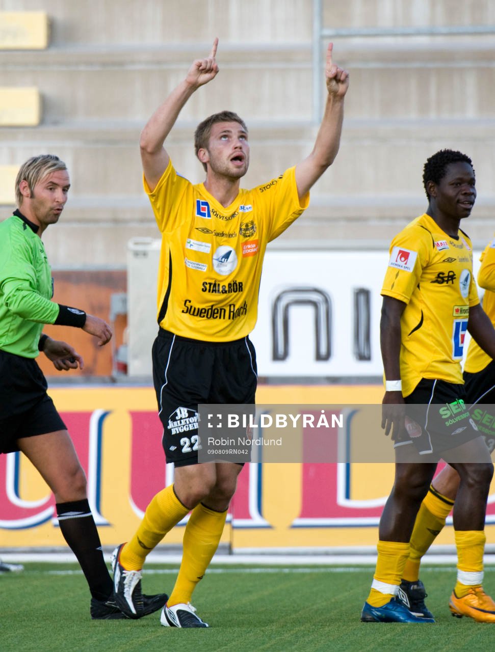 Jukka Santala, Mjällby debuterar och avgör med sitt 1-2