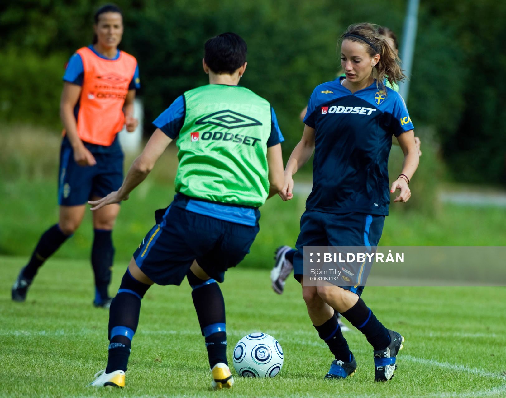 Kosovare Asllani, Sverige