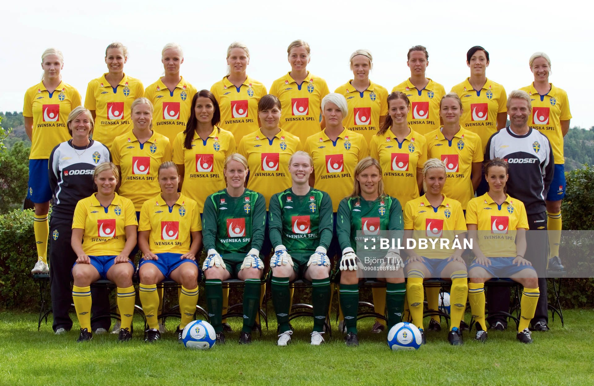 Bakre raden frv,  Anna Paulsson, Charlotte Rohlin, Caroline