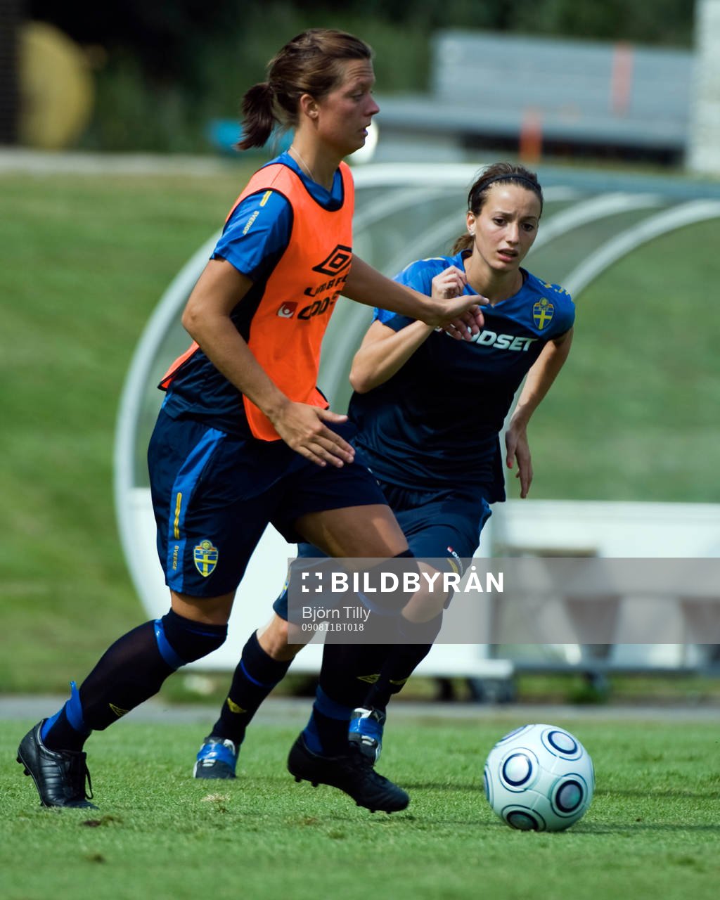 Lina Nilsson och Kosovare Asllani, Sverige