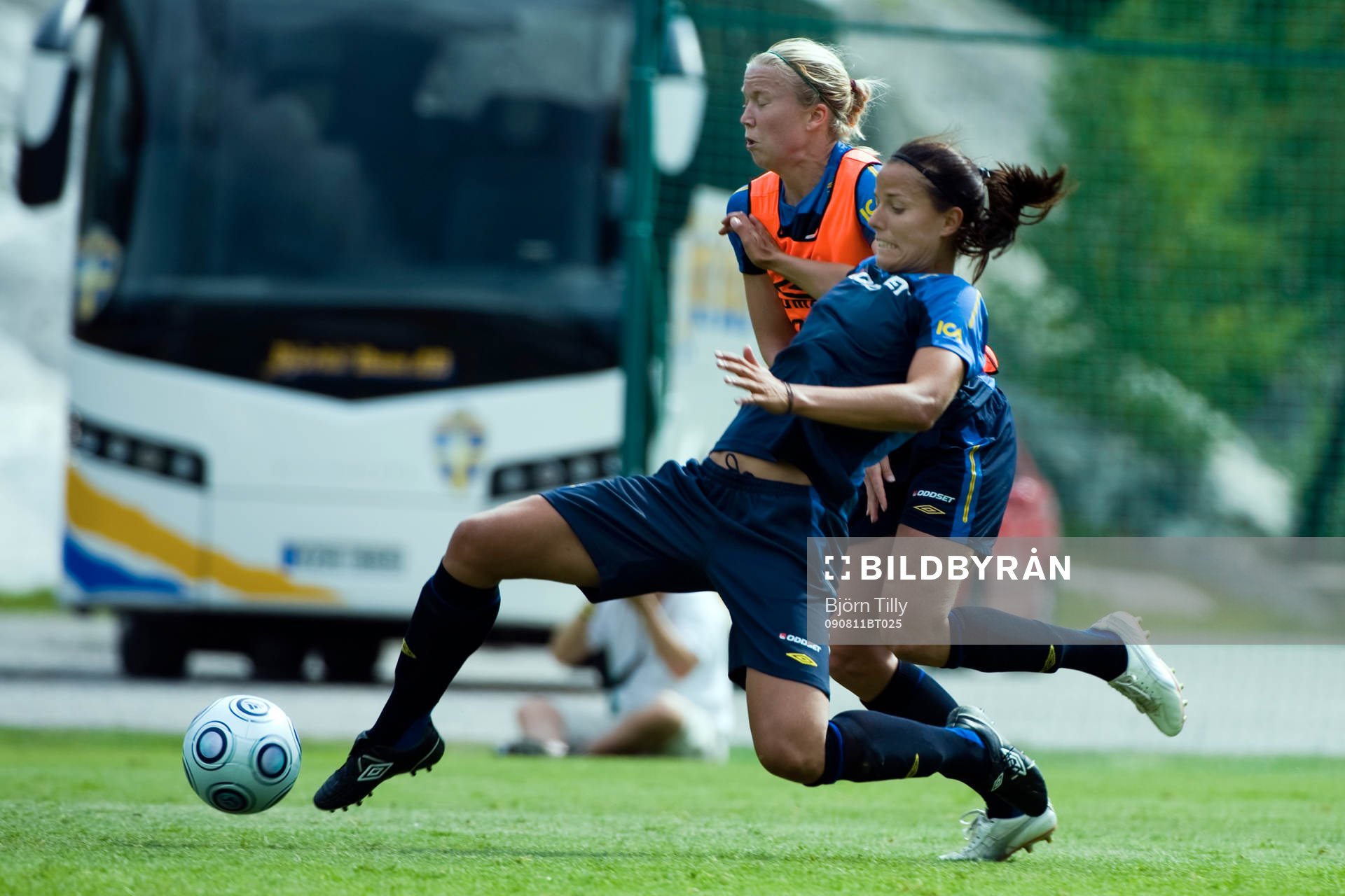 Jessica Landström och Sara Larsson, Sverige