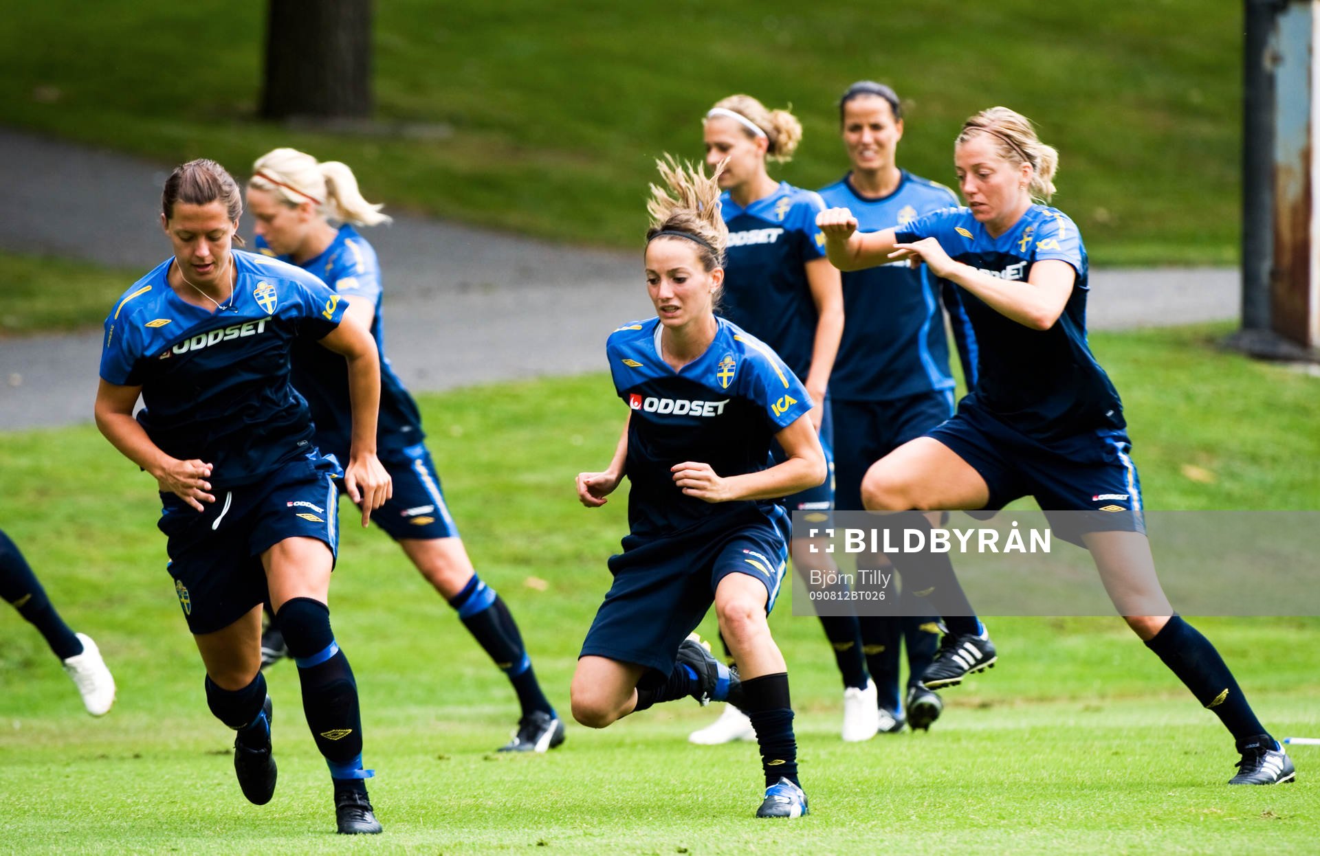 Lina Nilsson, Kosovare Asllani och Linda Sembrant, Sverige
