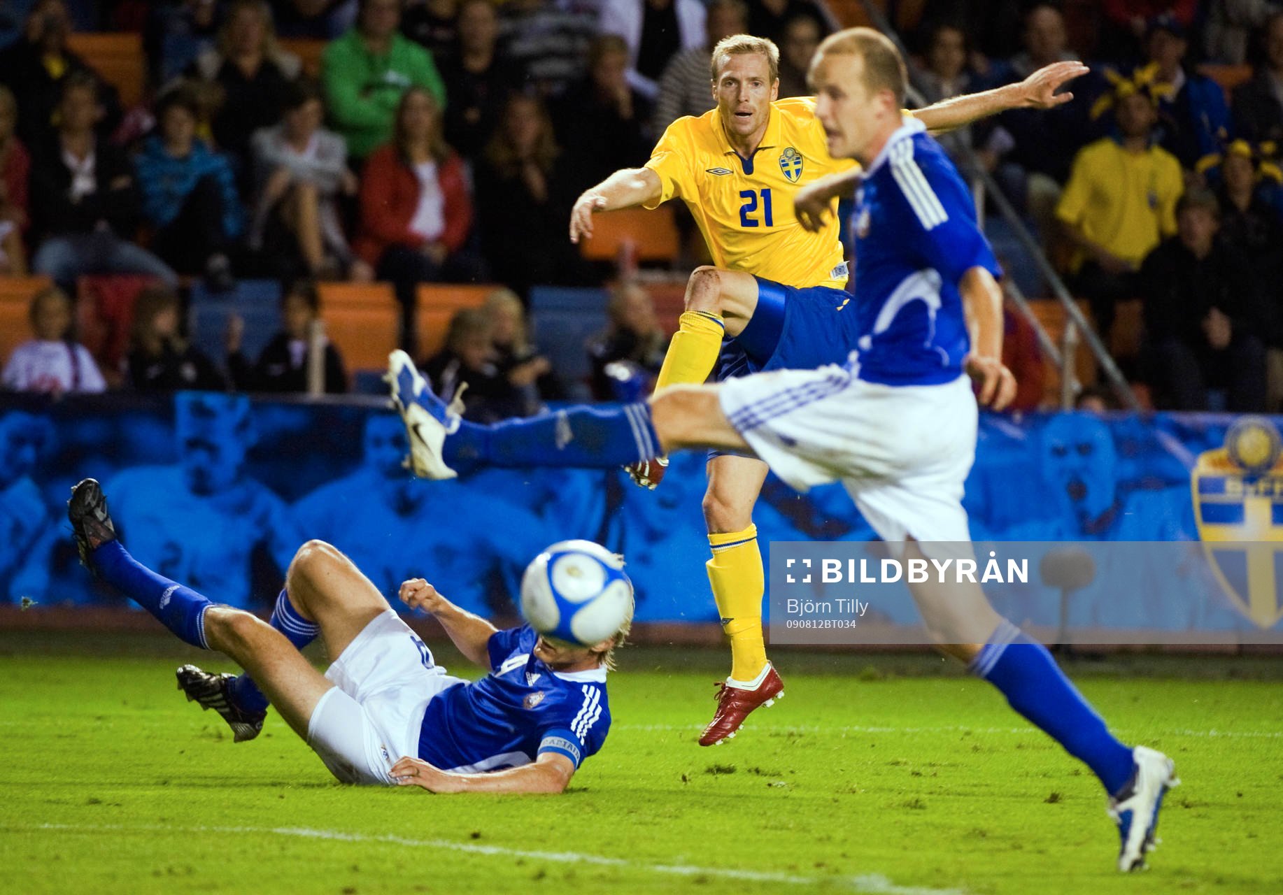 Christian Wilhelmsson, Sverige och Sami Hyypiä, Finland