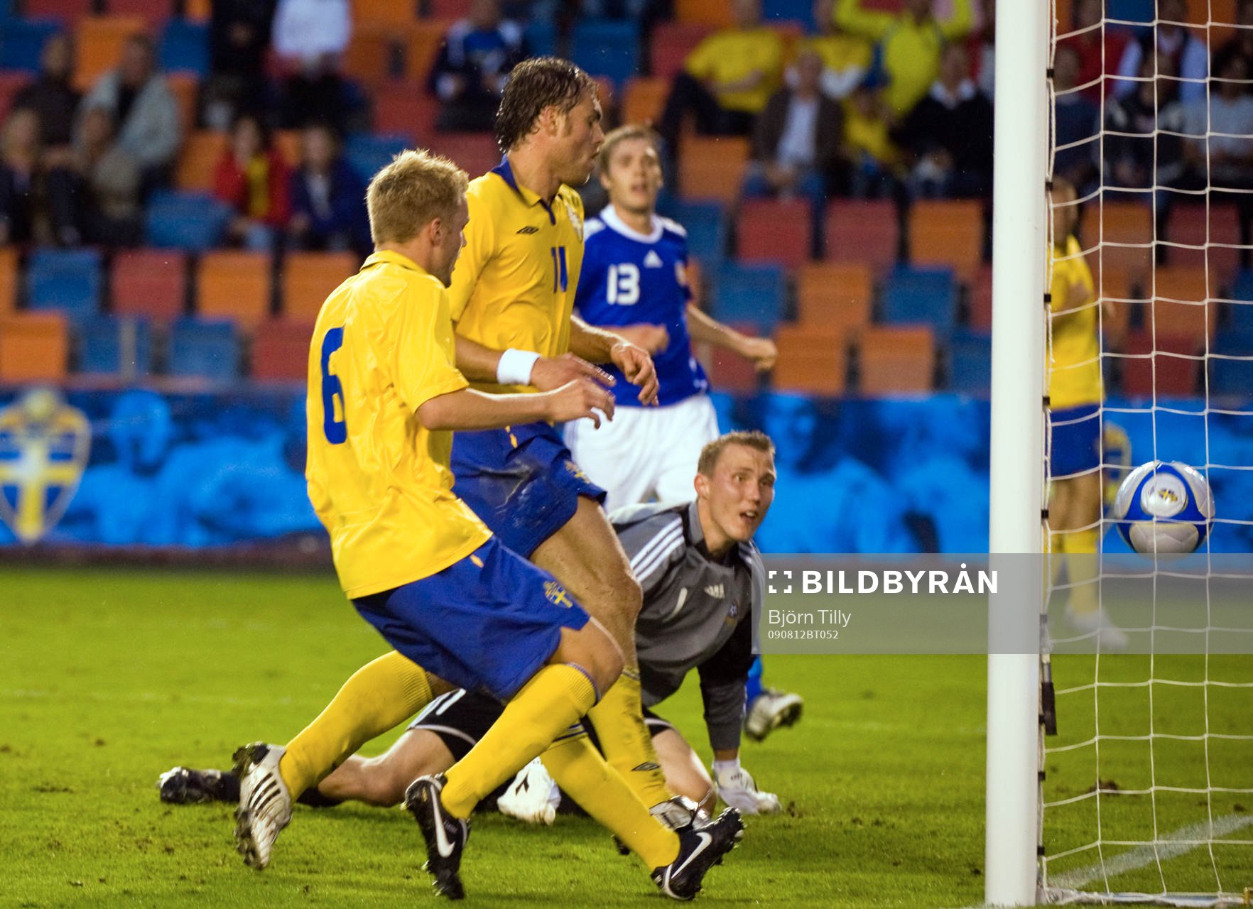 Johan Elmander, Sverige, gör 1-0