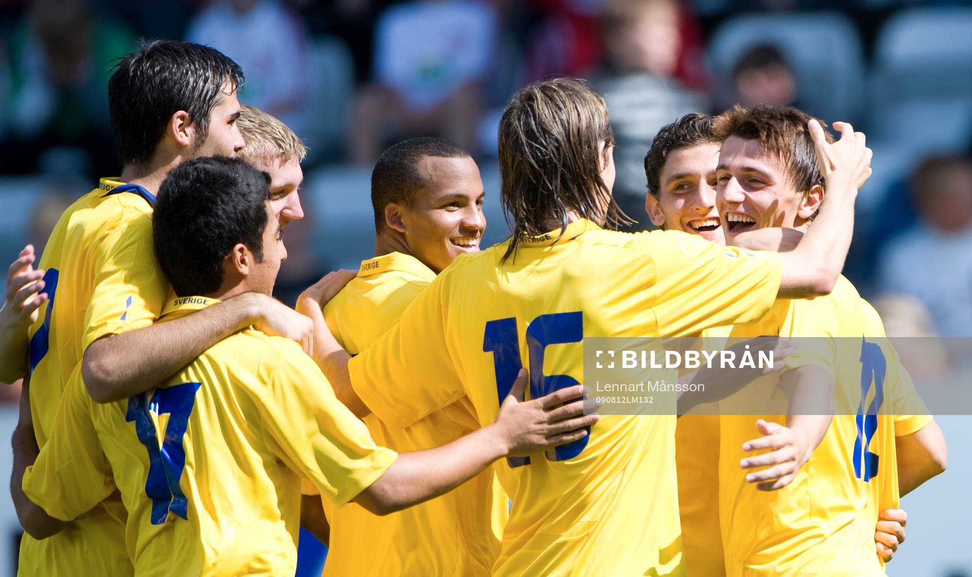 0-2 Erton Fejzullahu, som grattas av Agon Mehmeti, Marcus