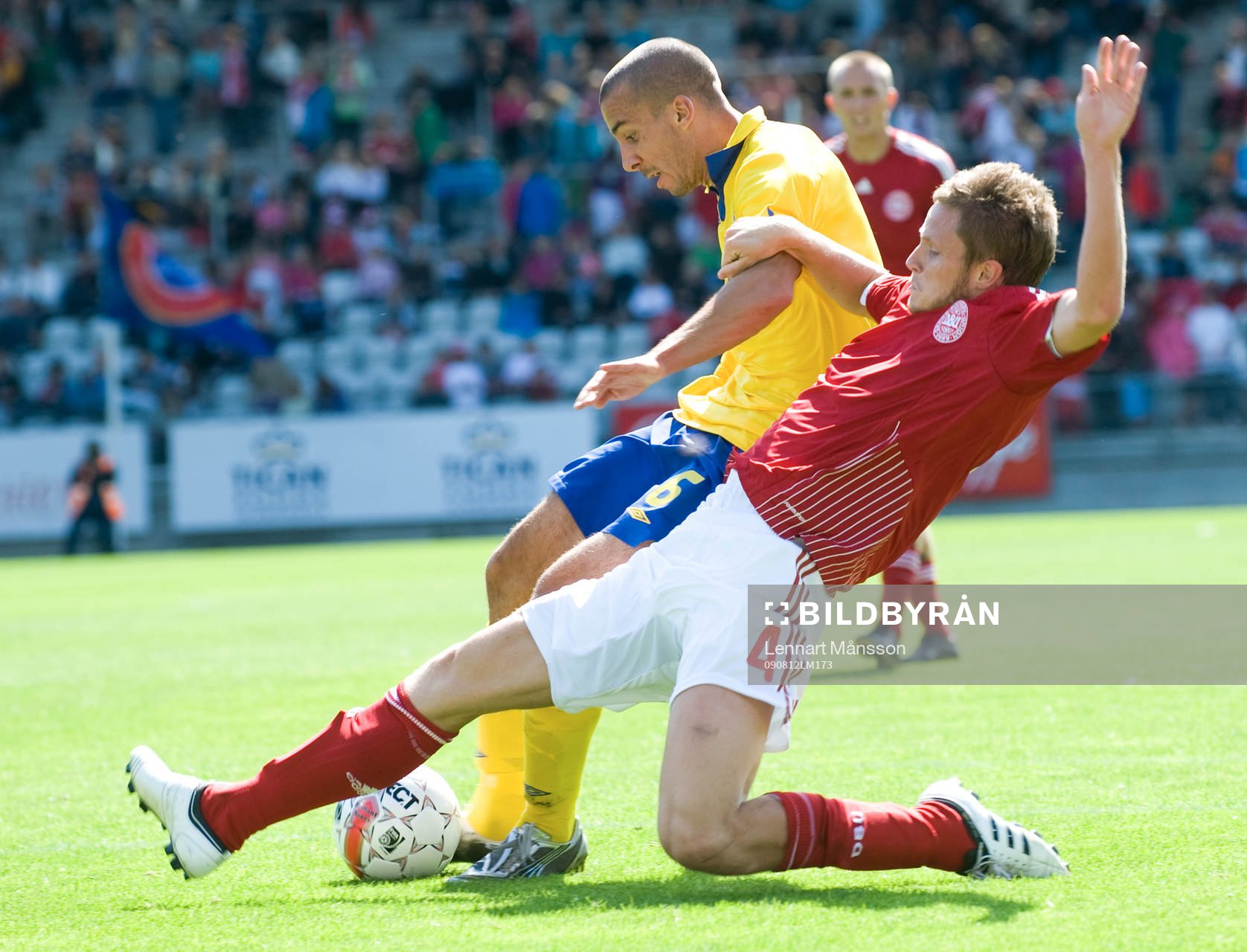 Guillermo Molins skjuter, Lasse Nielsen kan ej hindra
