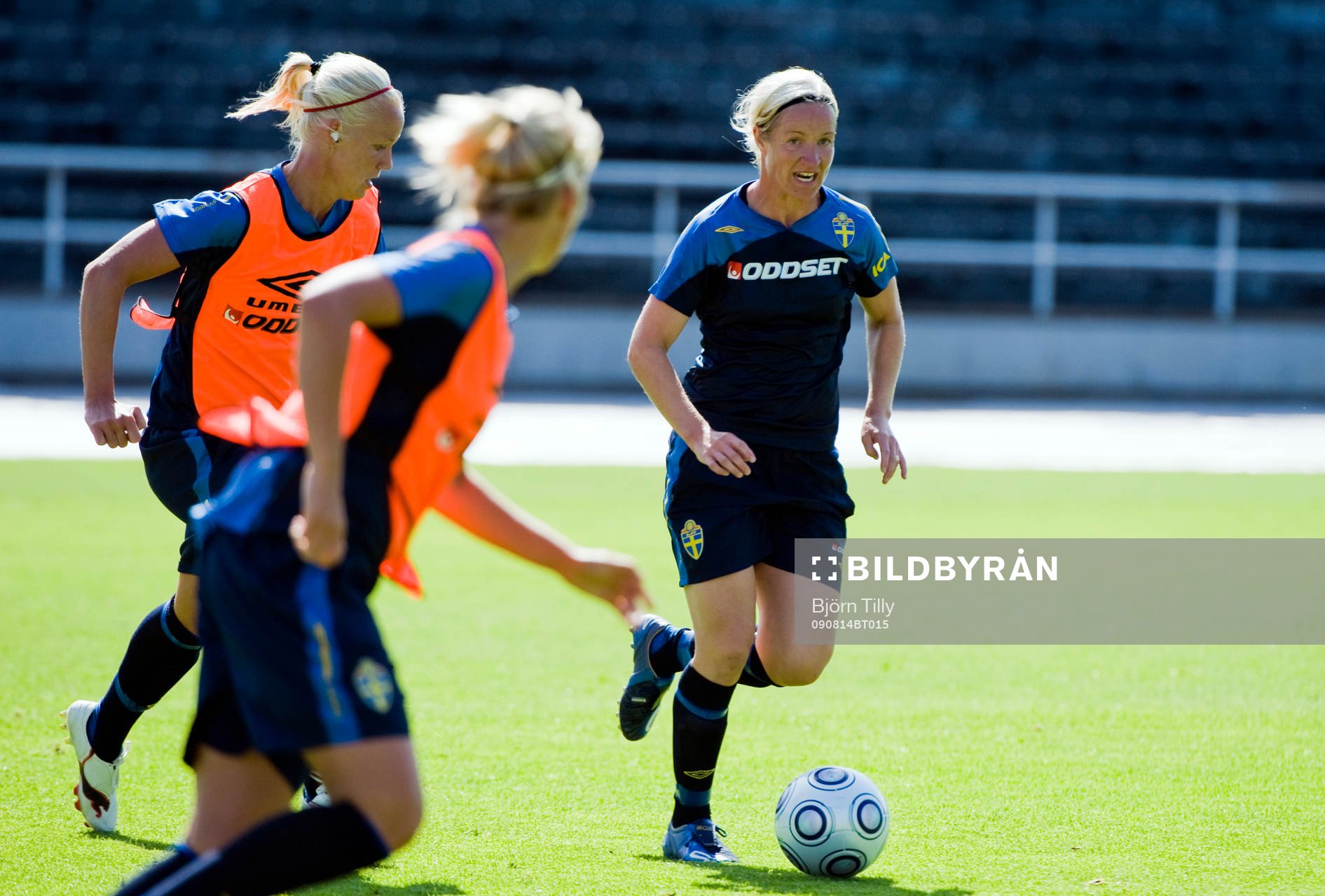 Caroline Seger och Victoria Sandell Svensson, Sverige