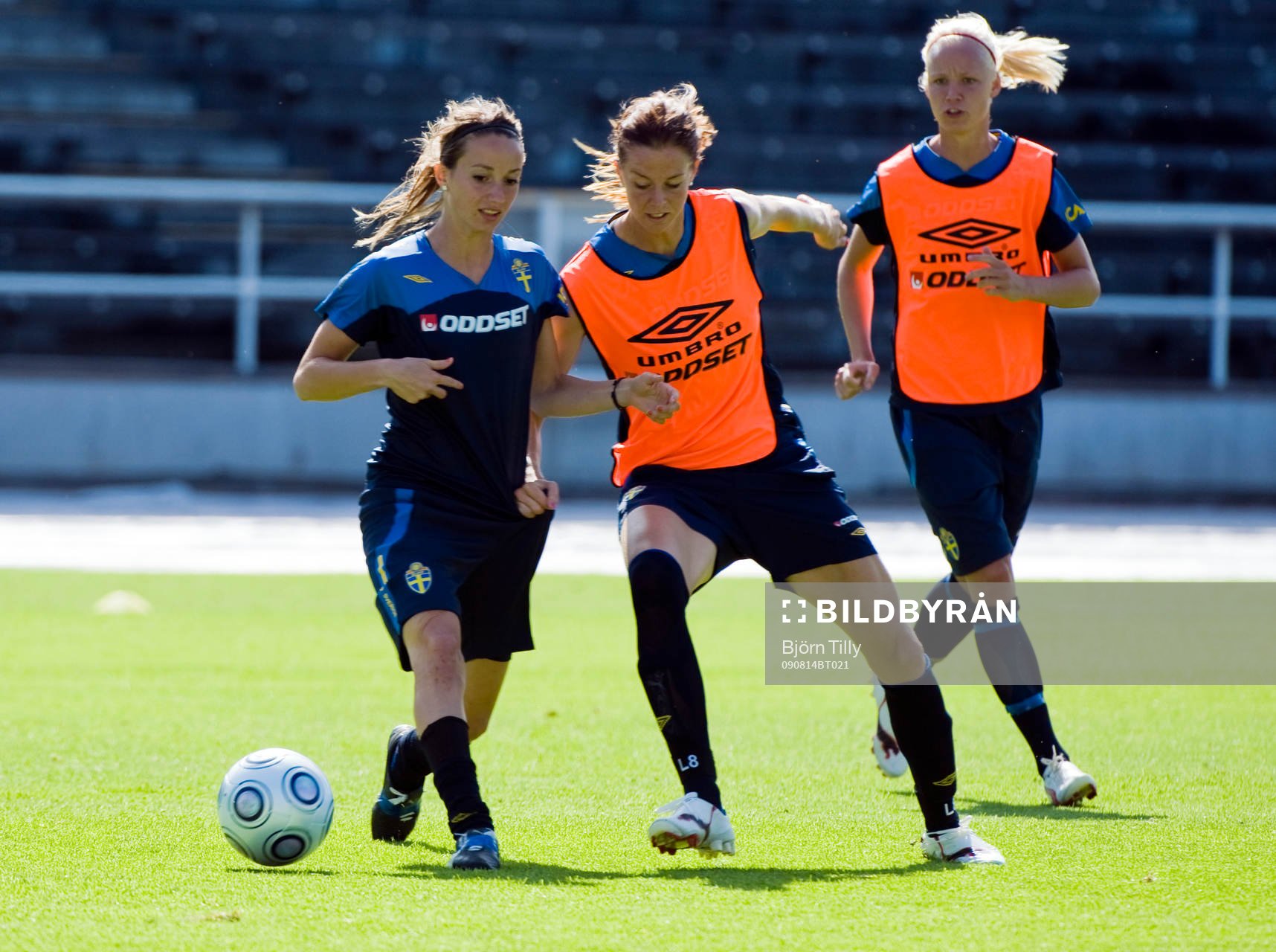 Kosovare Asllani och Lotta Schelin, Sverige