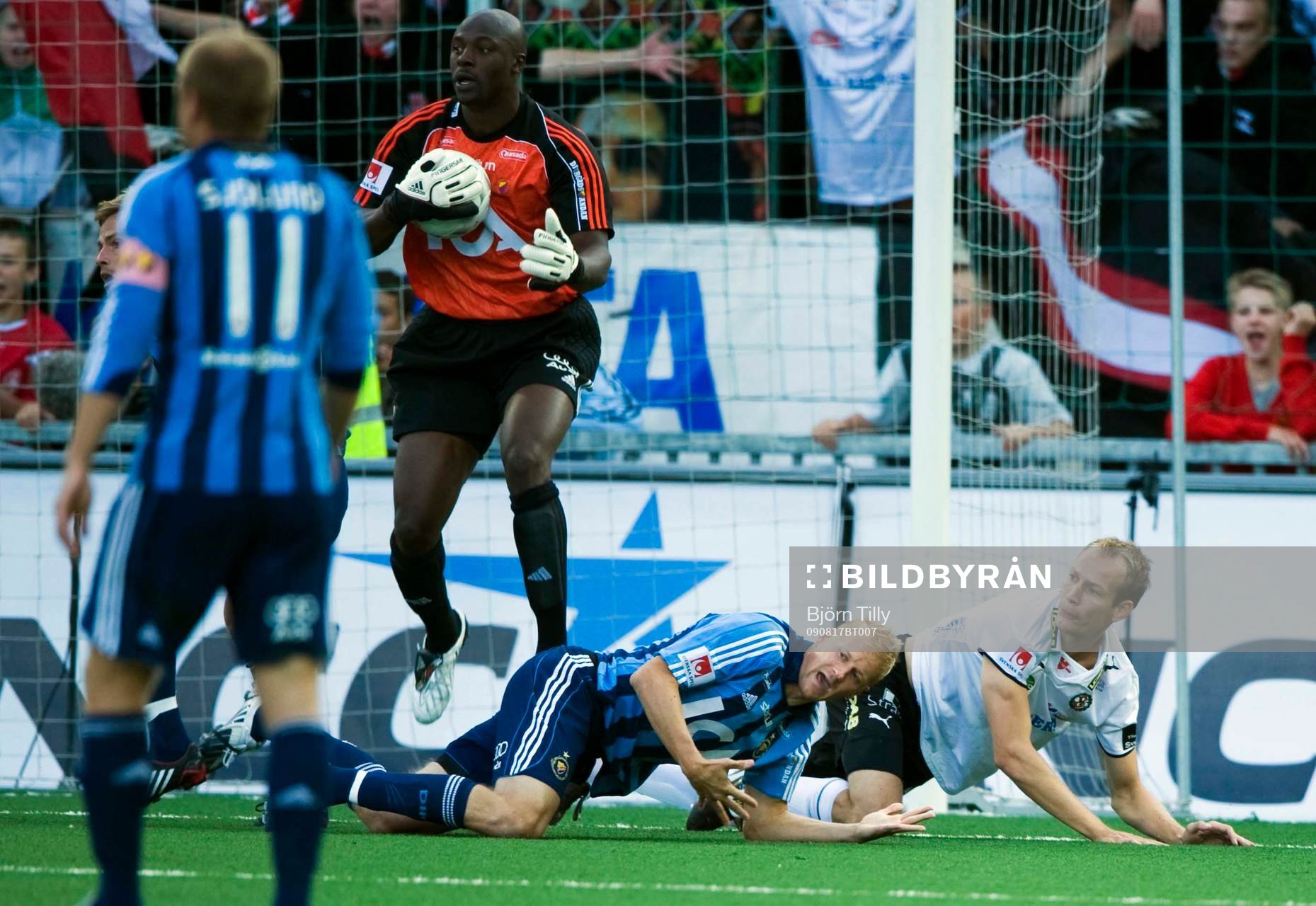 Pa Dembo Touray, målvakt, Toni Kuivasto, Djurgården och