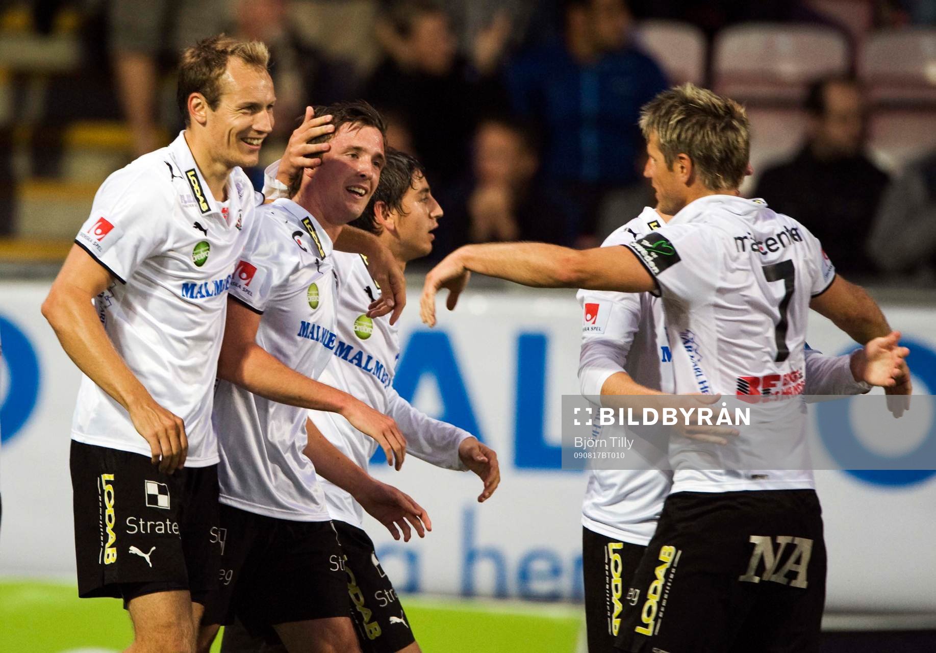  Kim Olsen och Per Johansson, Örebro, jubel efter segermålet 2-0.