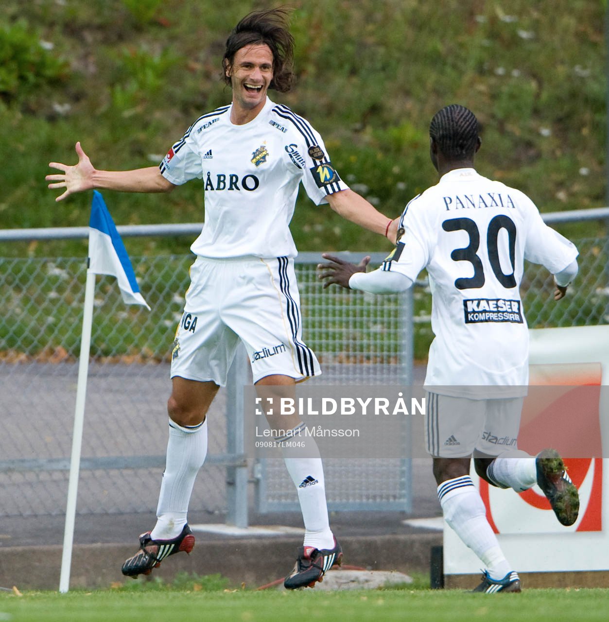 1-1 Ivan Obolo som grattas av Dulee Johnson. Jubel
