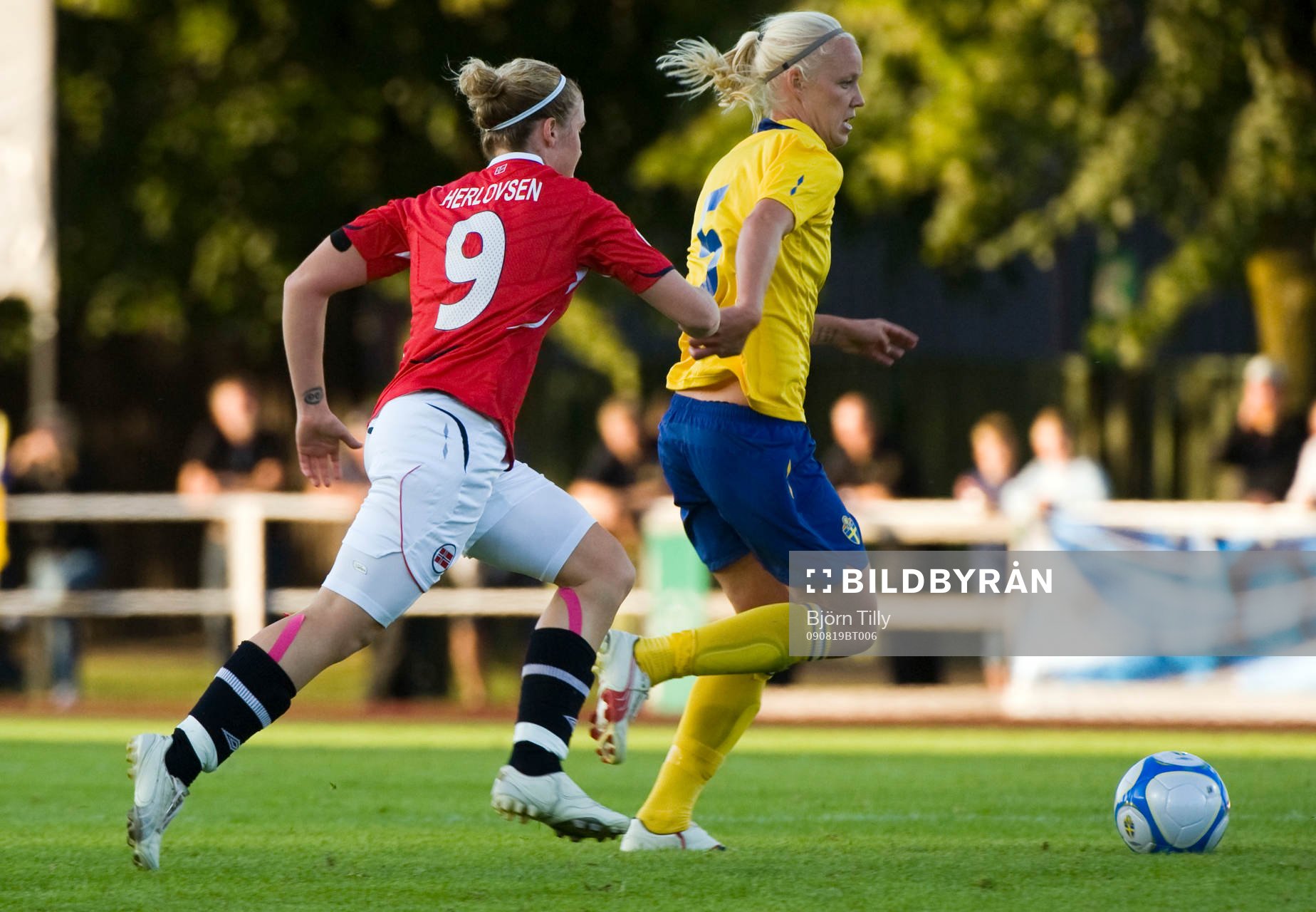 Caroline Seger, Sverige