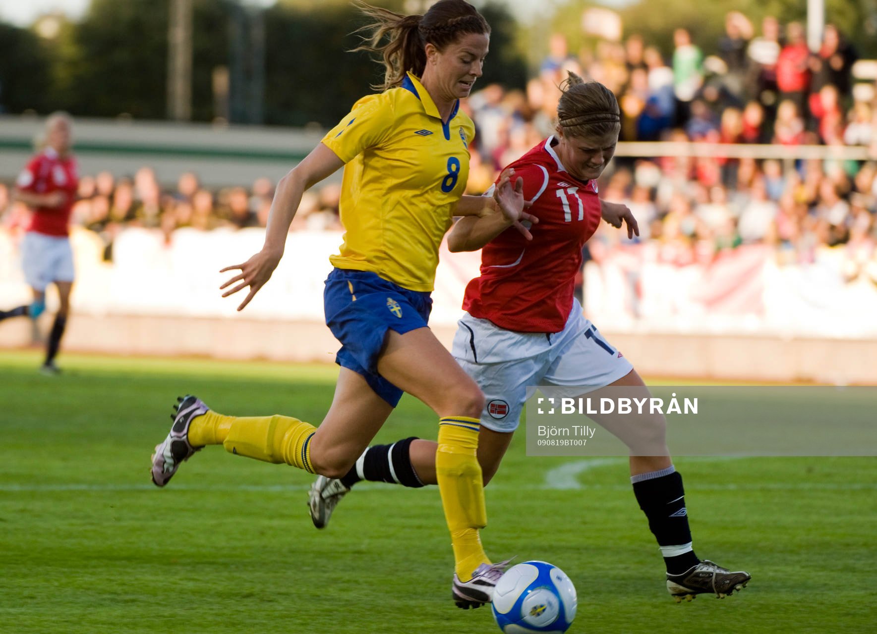 Lotta Schelin, Sverige och Maren Naevdal Mjelde, Norge