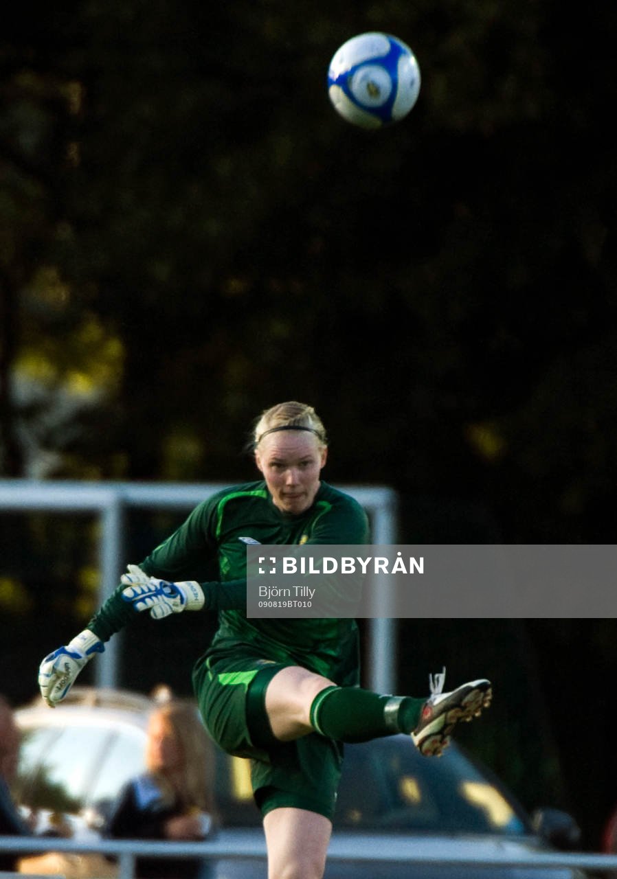 Hedvig Lindahl, målvakt