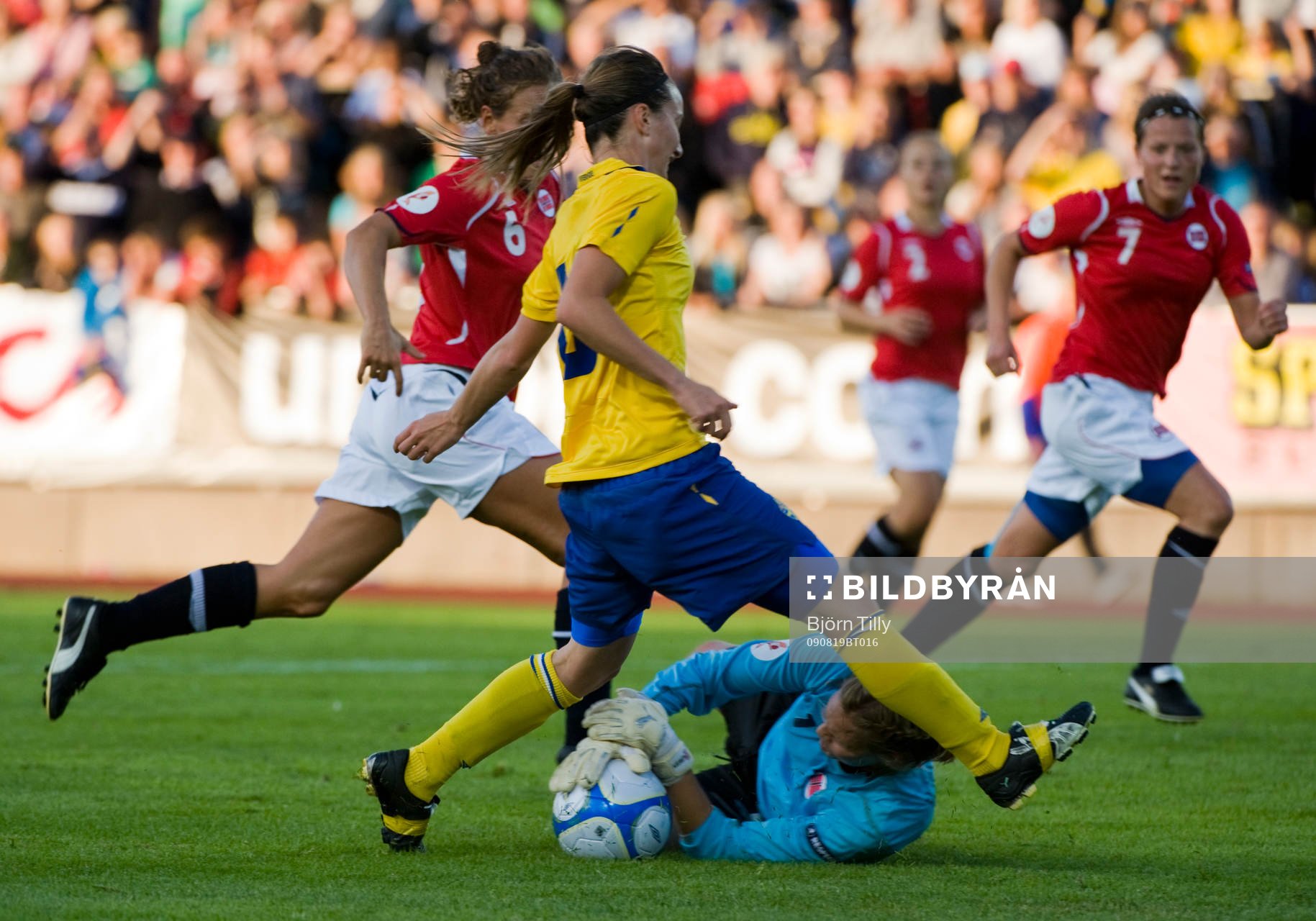 Kosovare Asllani, Sverige