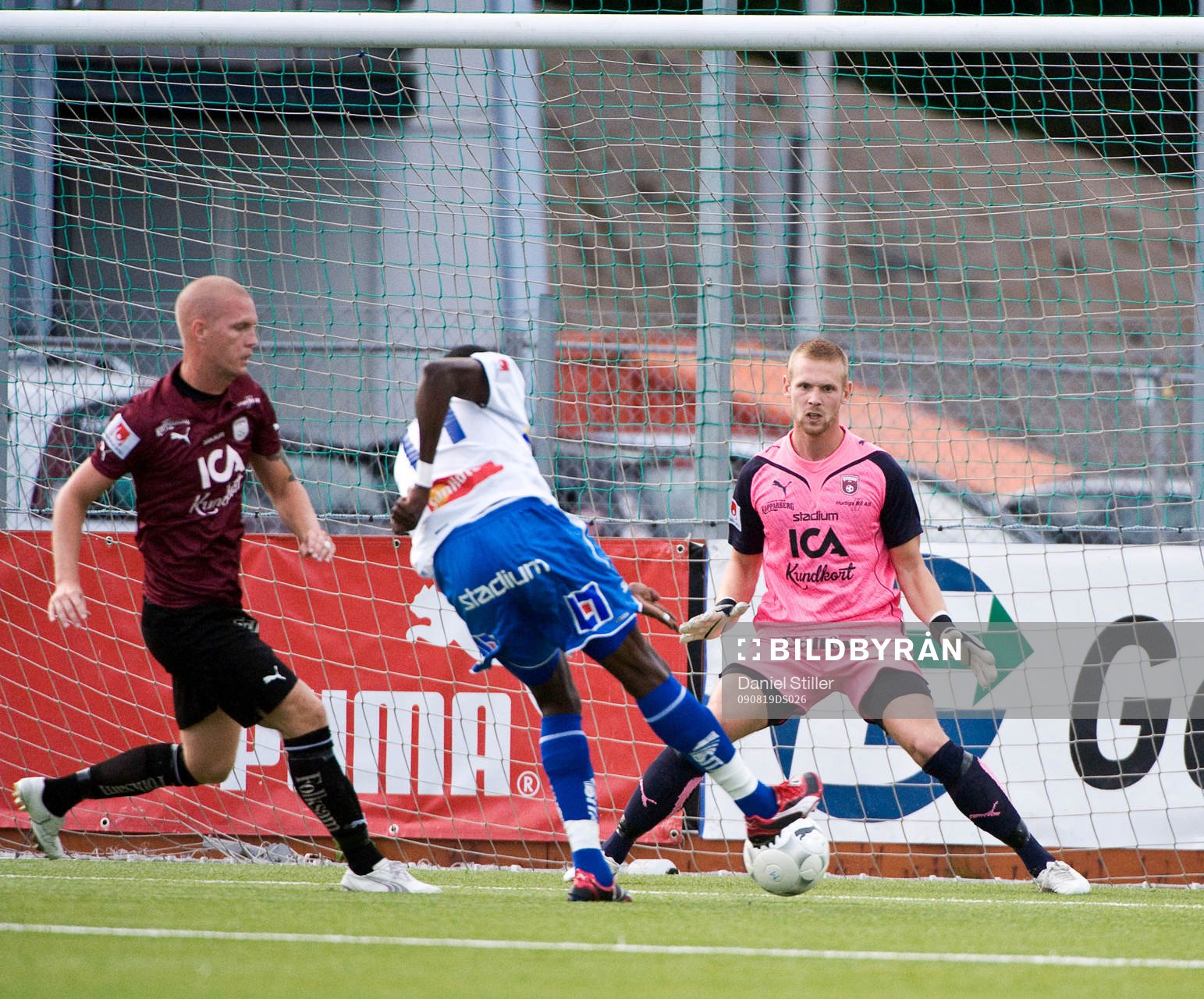 Russel Mwafulirwa, Norrköping. Tommy Naurin, målvakt