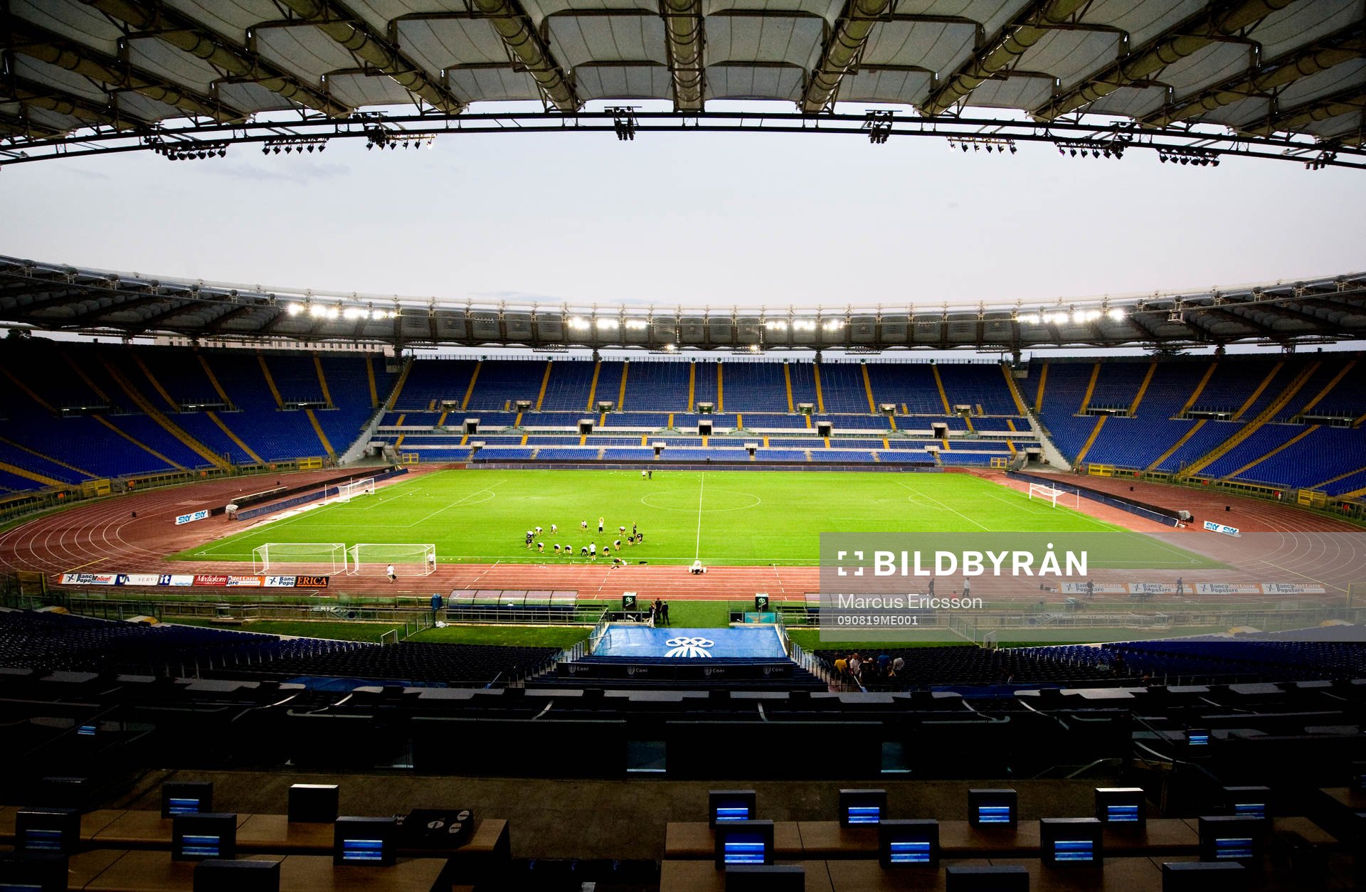 Träning på Olympica Stadion.  Arena