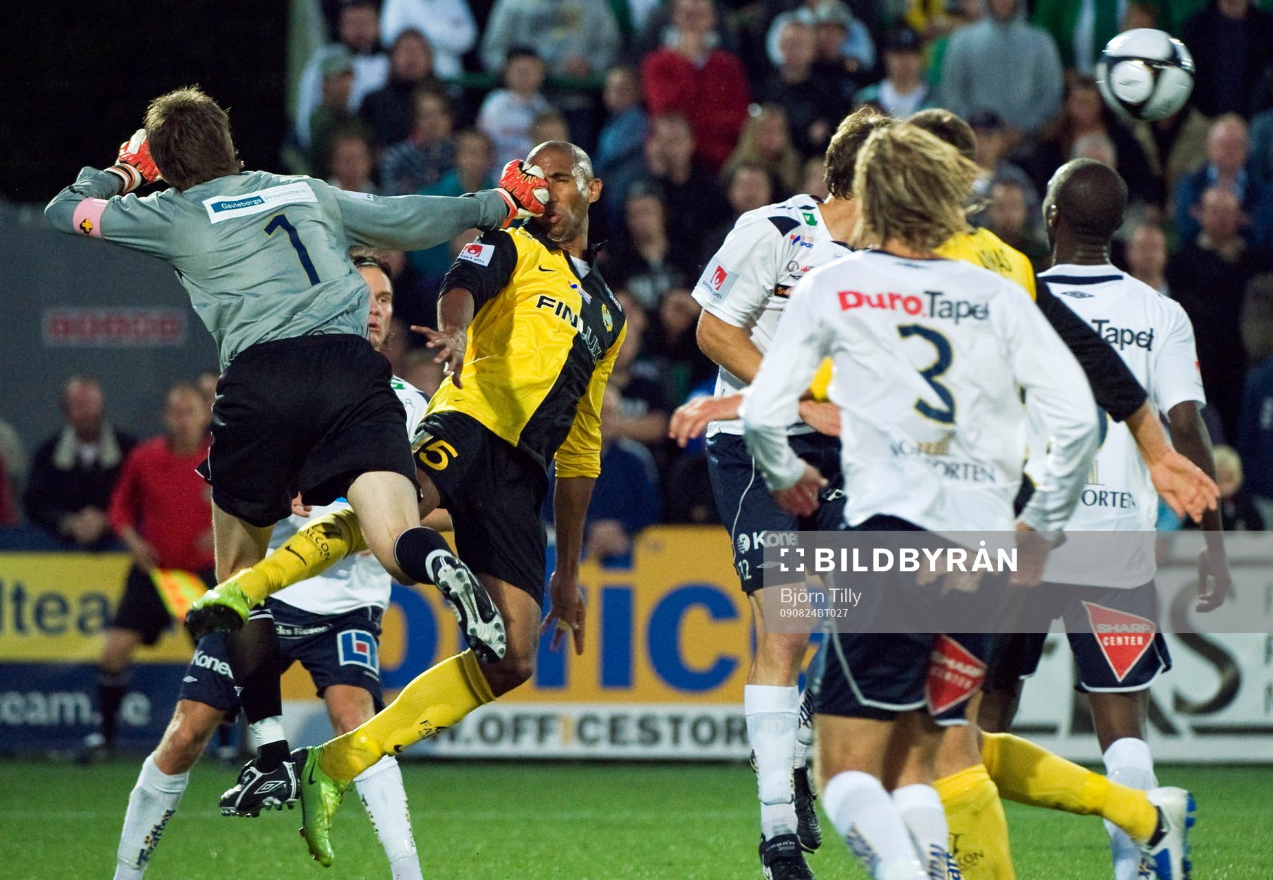Mattias Hugosson, målvakt, Gefle och Nathan Paulse,