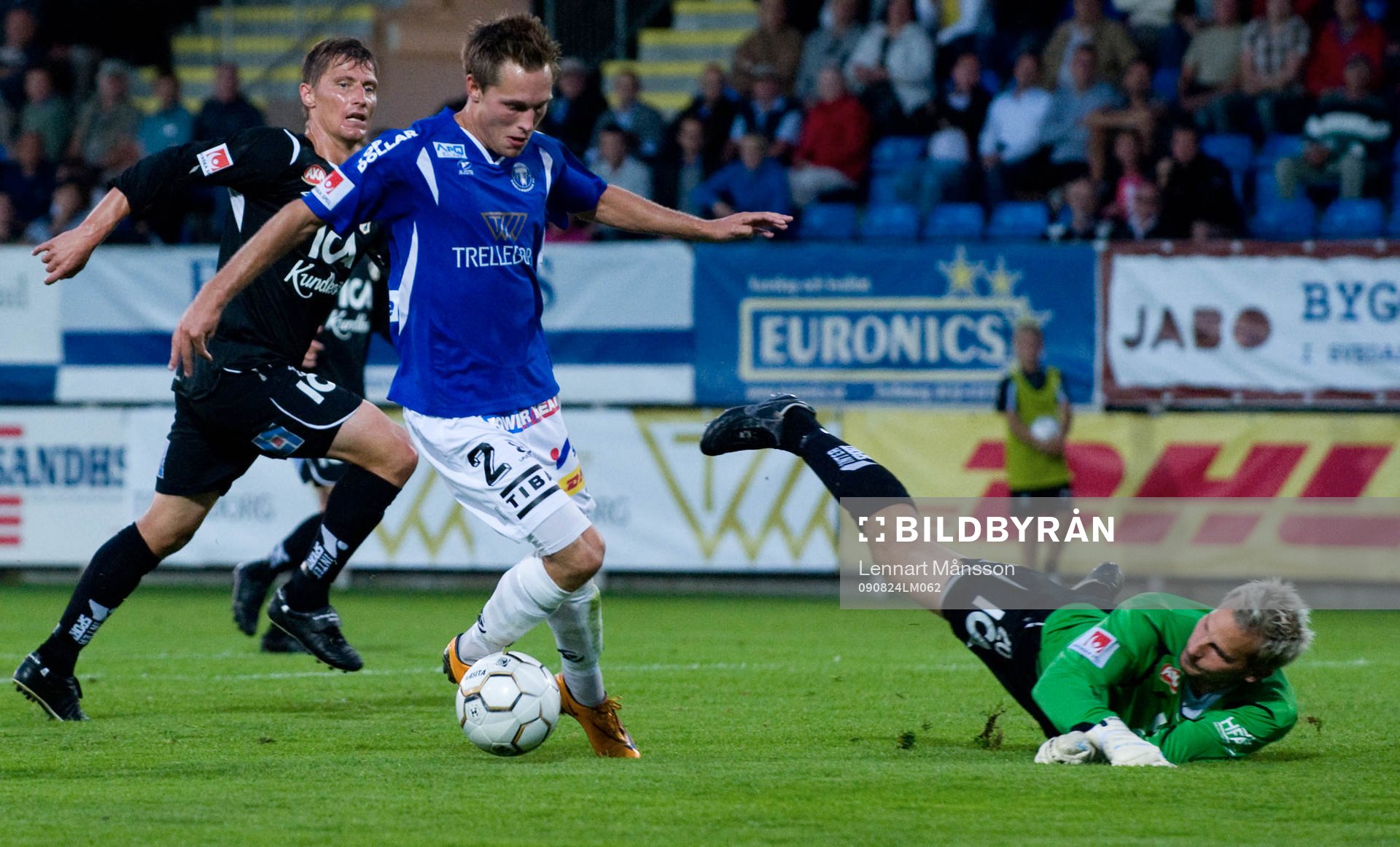 4-0 Andreas Wihlborg som rundar Magnus Bahne, målvakt,