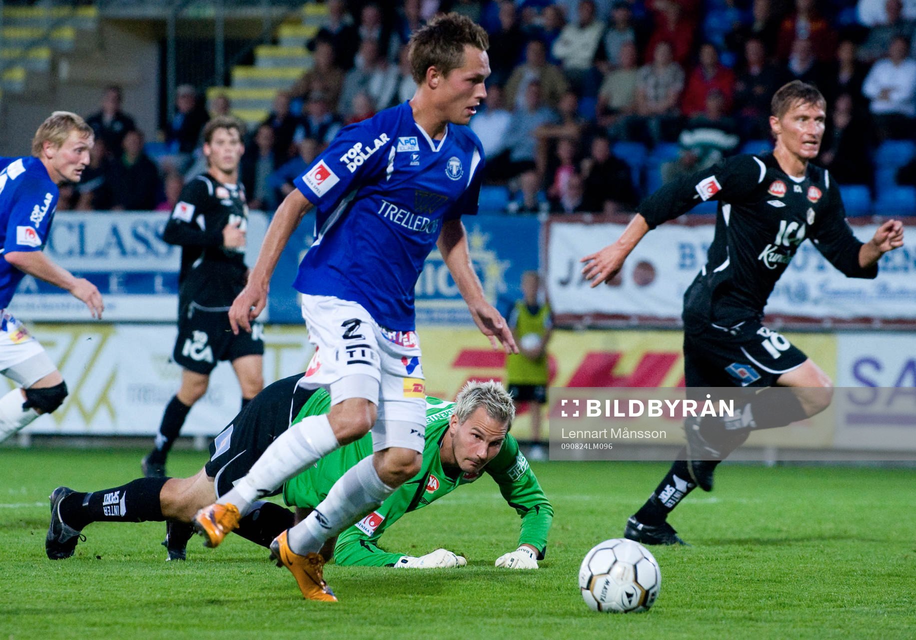 4-0 Andreas Wihlborg som rundar Magnus Bahne, målvakt,