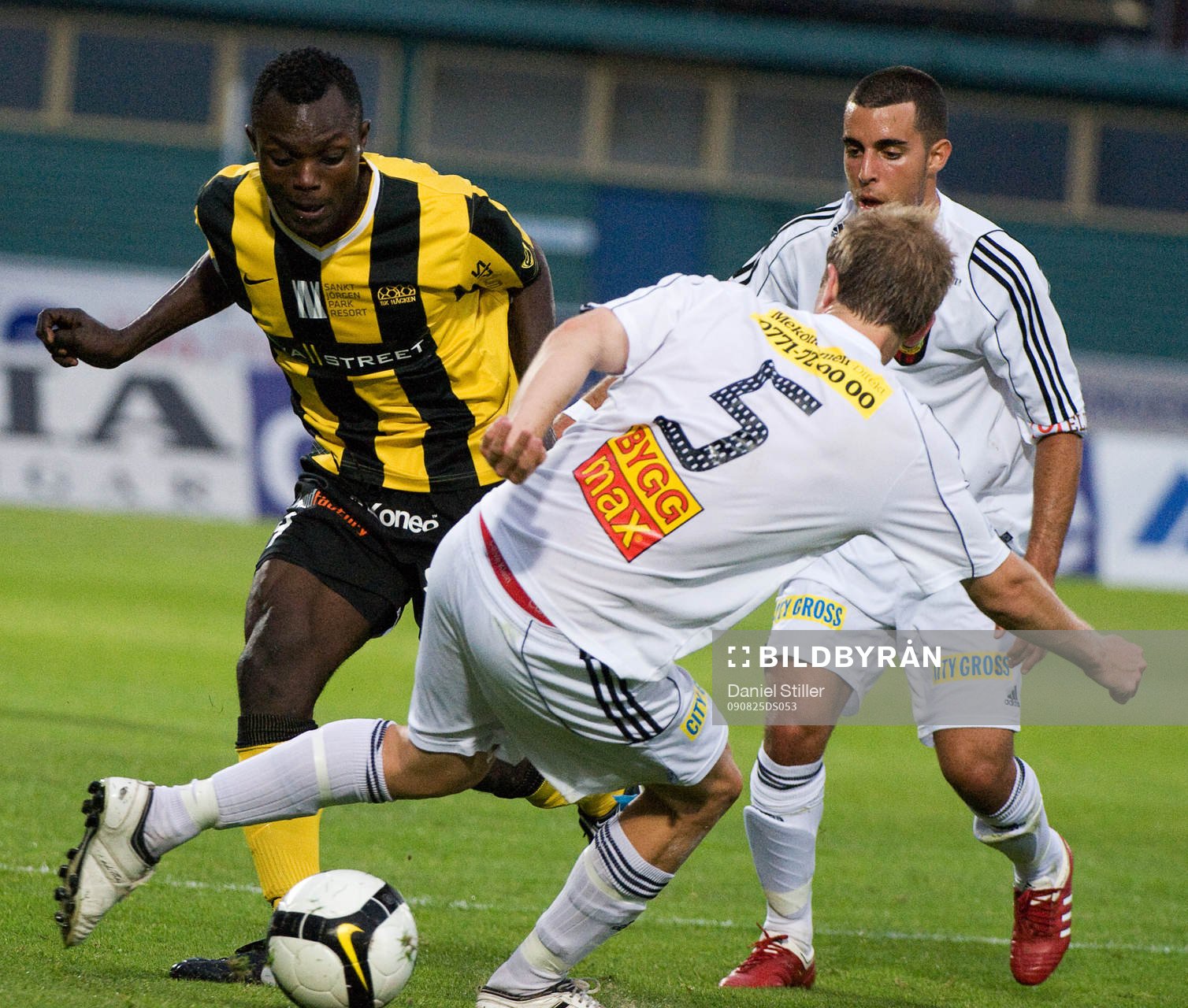 John Chibuike, Häcken. Kim Odelius, Brommapojkarna