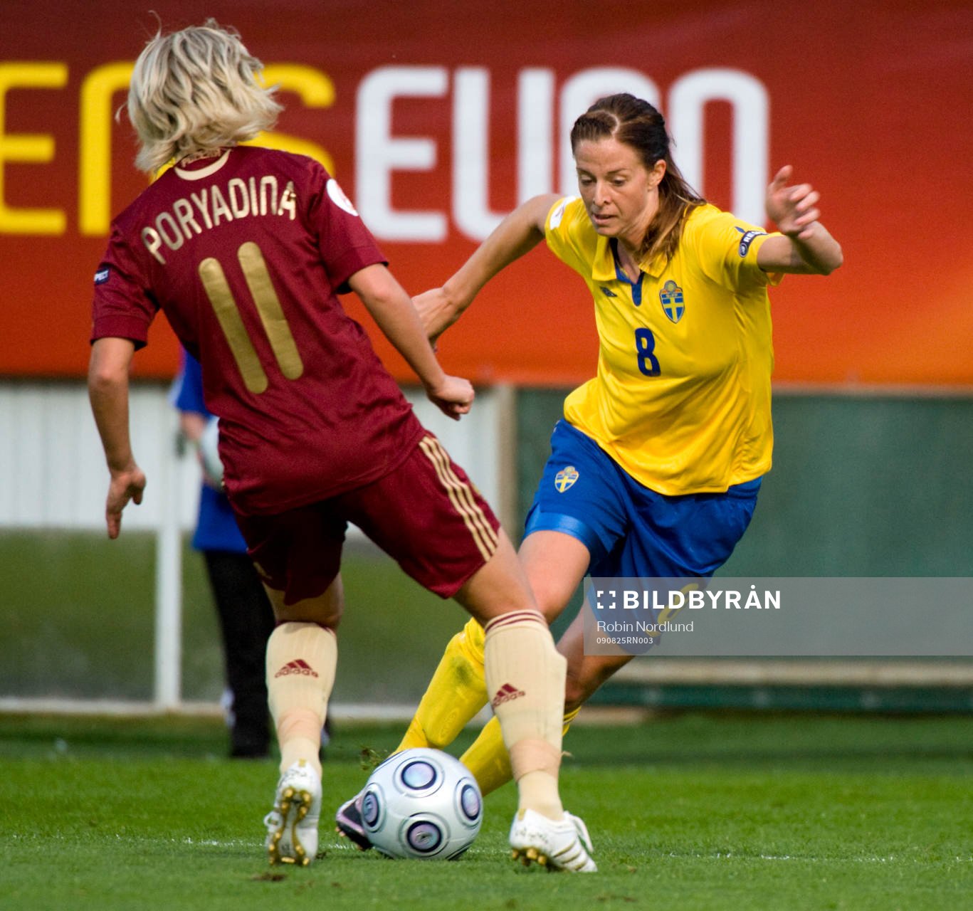 Lotta Schelin, Sverige och Olga Poryadina, Ryssland