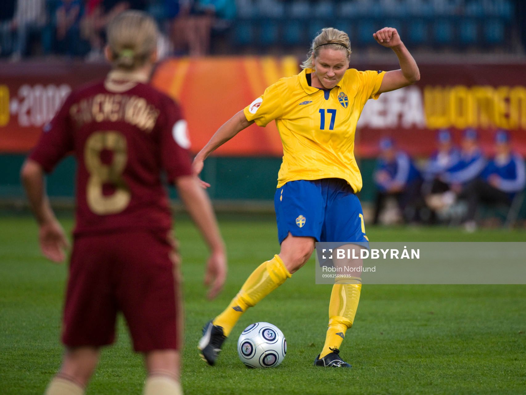 Lisa Dahlkvist, Sverige