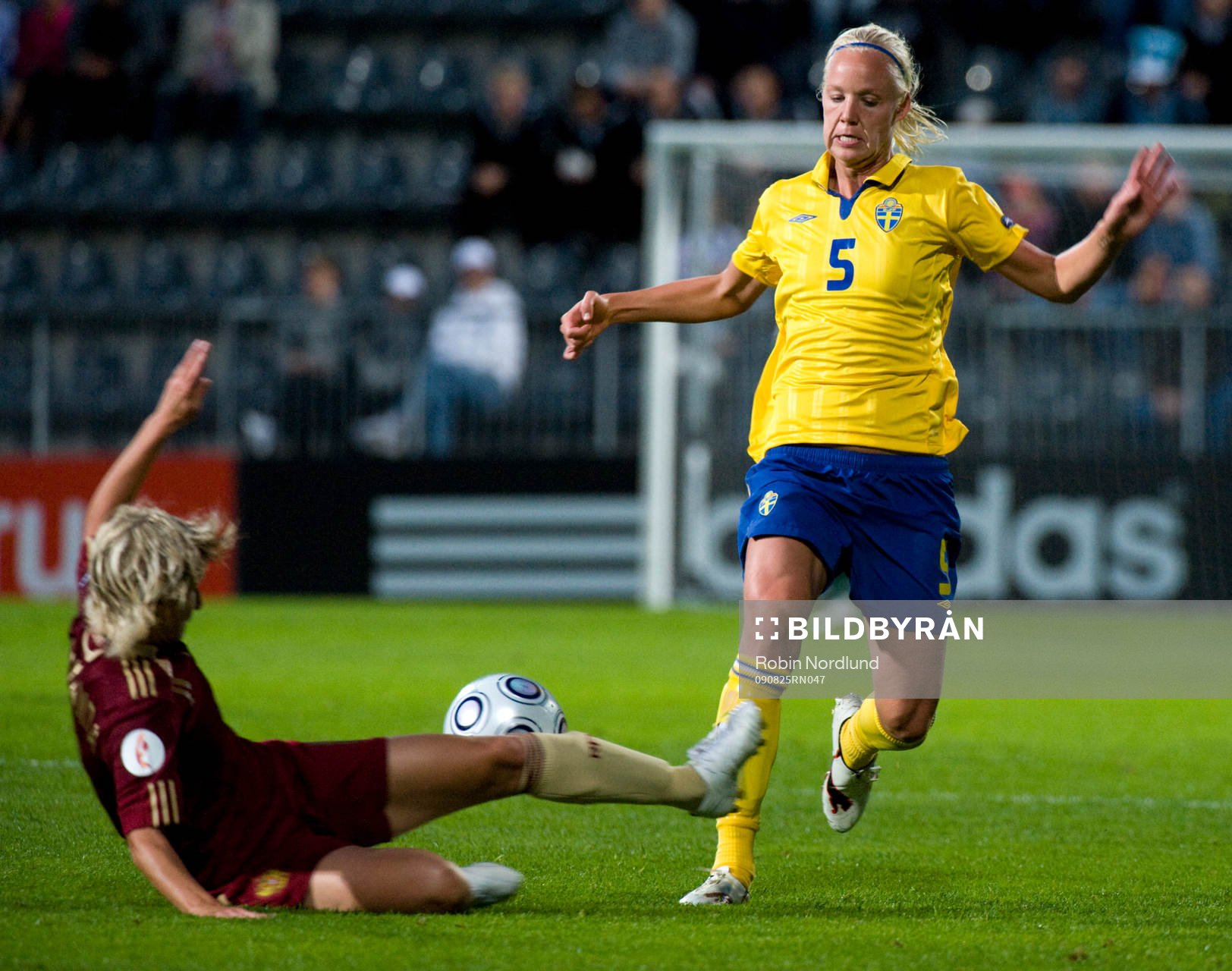 Caroline Seger, Sverige