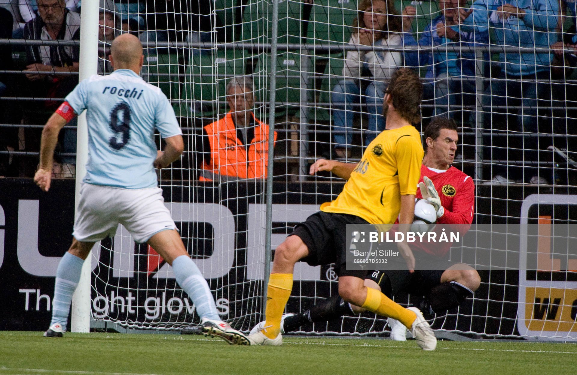 Rocchi, Lazio, har en målchans. Mathias Florén, Ante