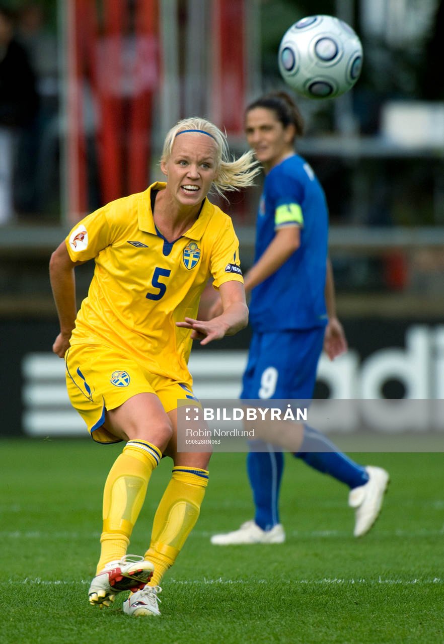 Caroline Seger, Sverige
