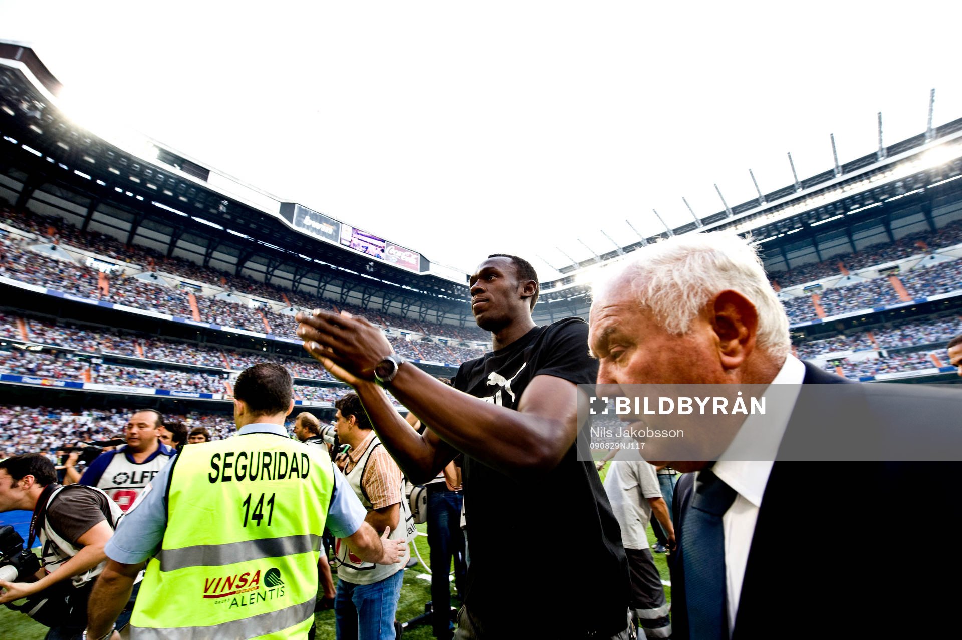 Usain Bolt kom med matchbollen