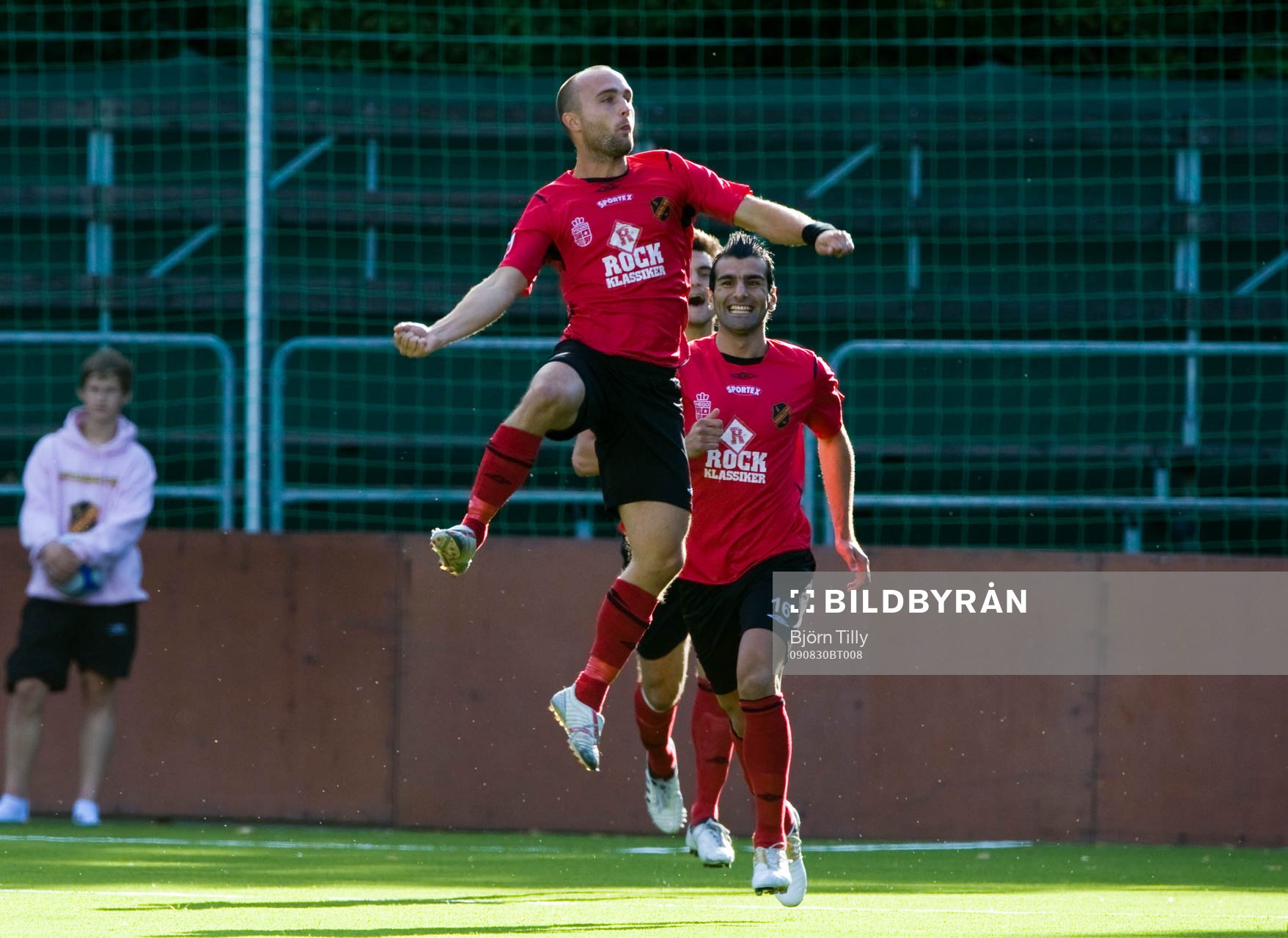 Thomas Carlsson, och Özgür Yasar, Vasalund, jubel
