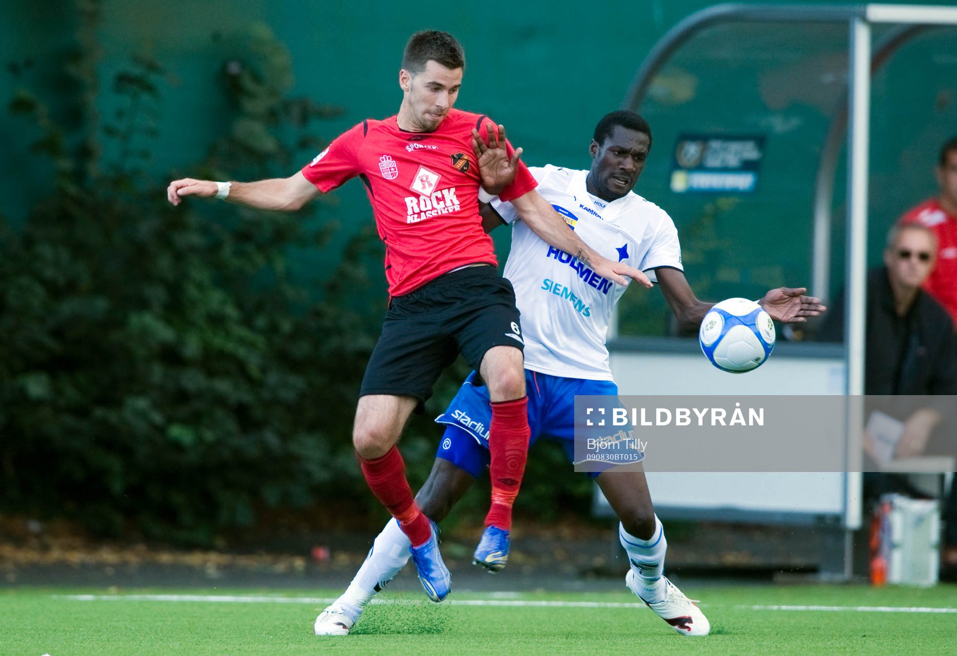 Sebastian Senatore, Vasalund och Russell Mwafulirwa,