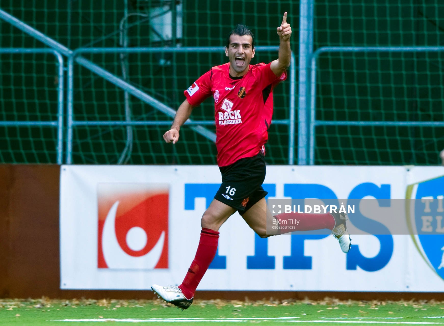 Özgür Yasar,  jubel